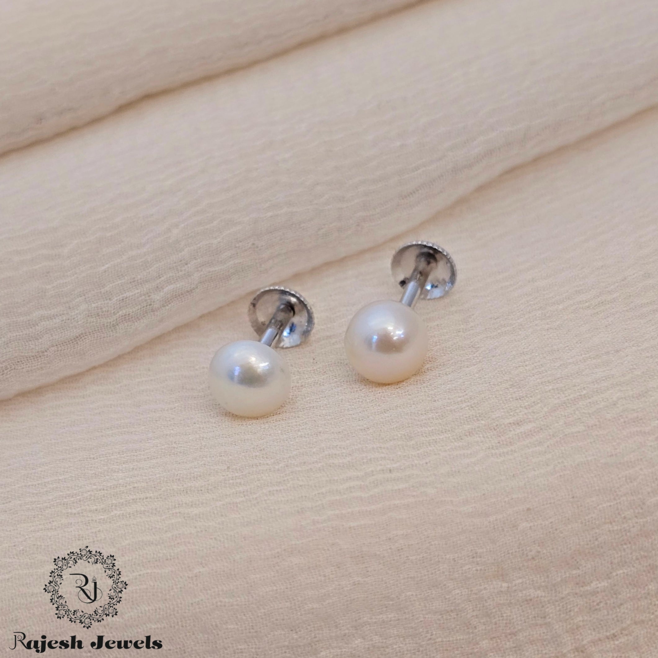 Beautiful Pearl Silver Stud Earrings