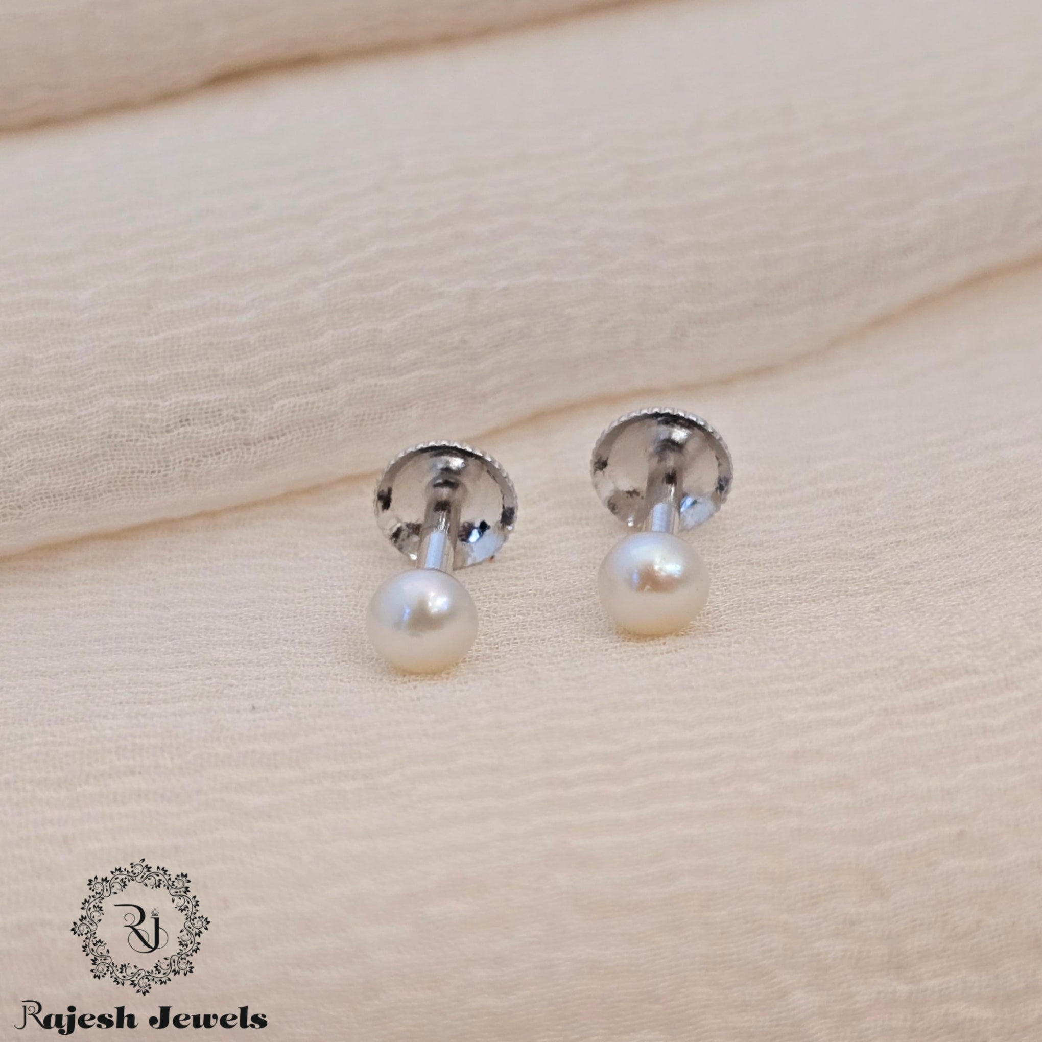 Wondrous Silver South Screw Stud Earrings