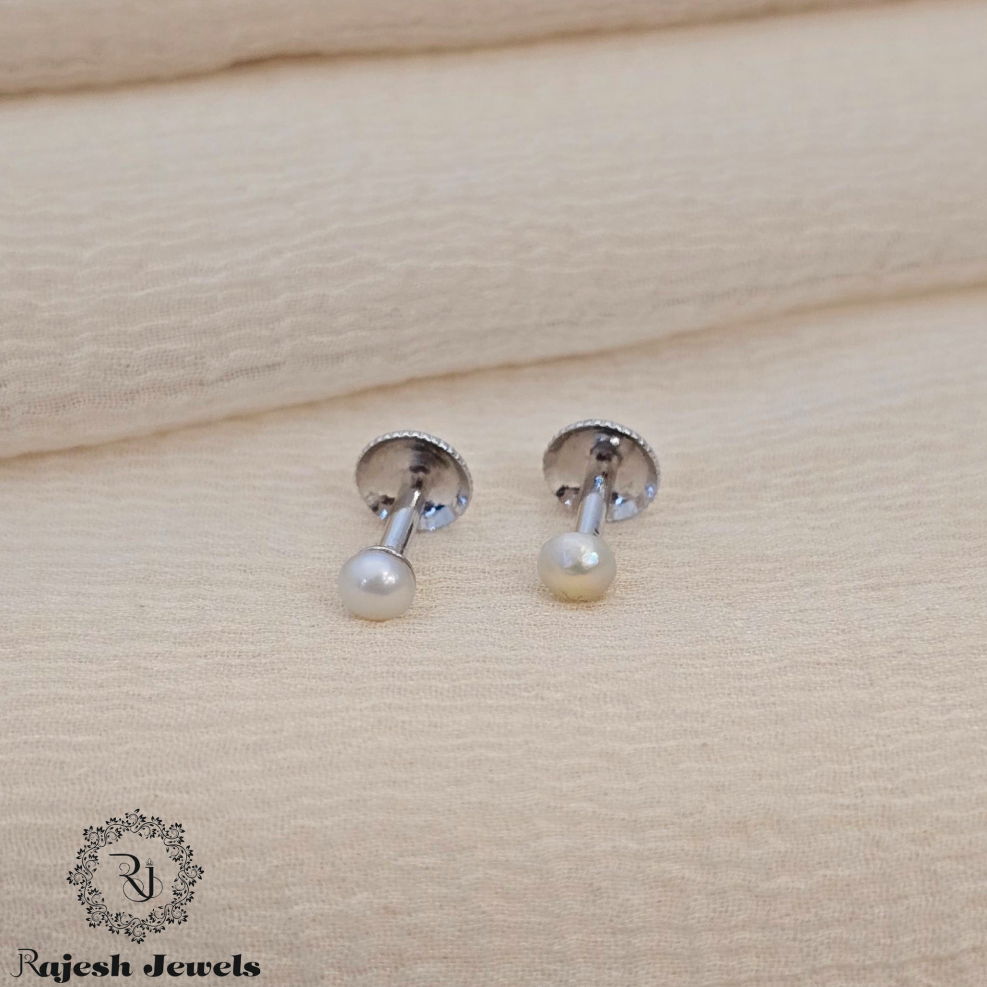 Fabulous Pearl Silver Stud Earrings