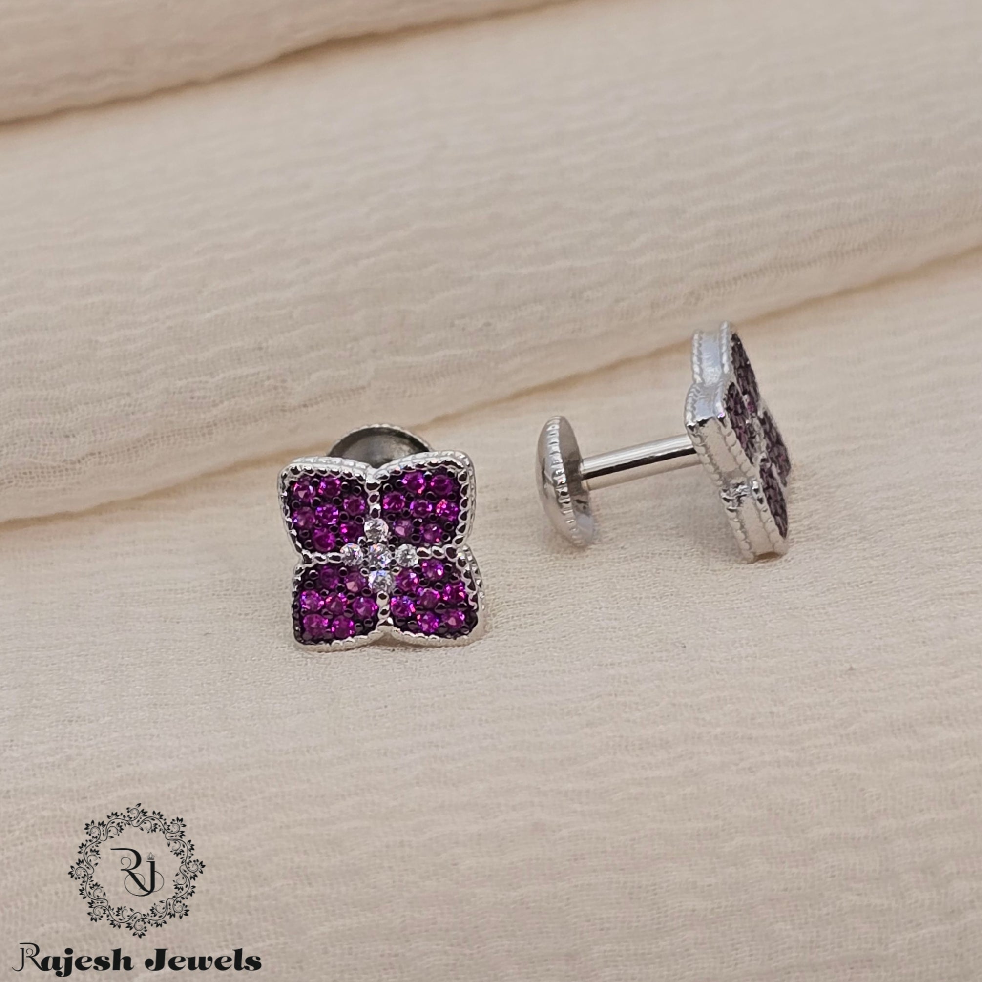 Striking Cz Silver South Screw Stud Earrings