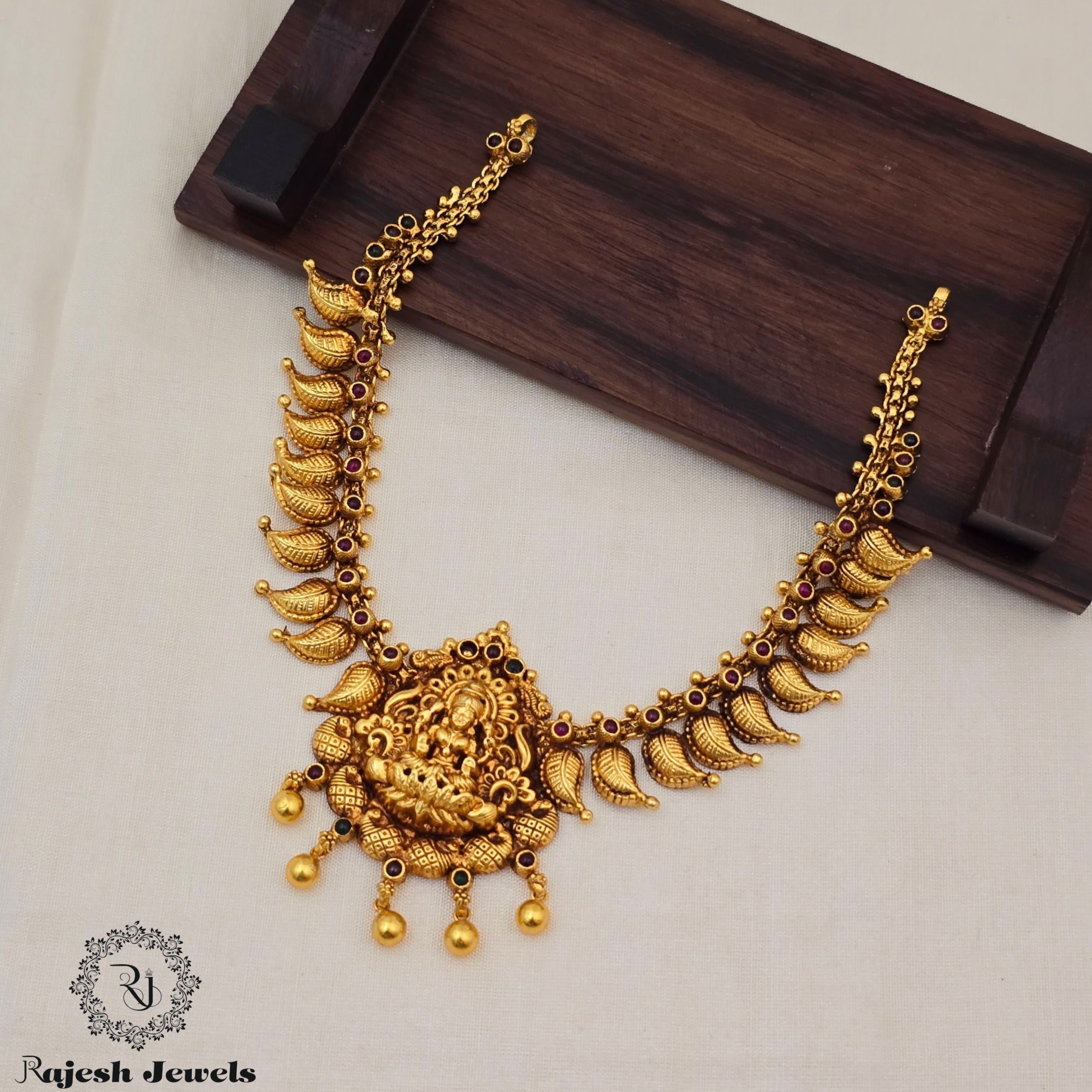 Impressive Gold Plated Neckpiece