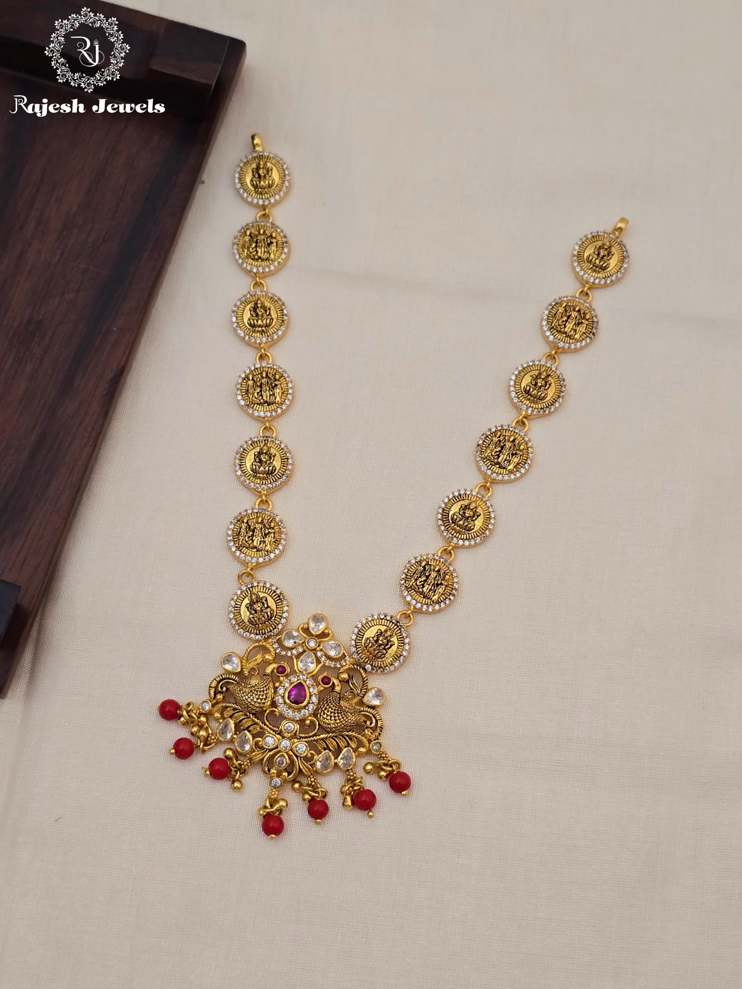 Attractive Antique Finish Silver Gold plated Necklace