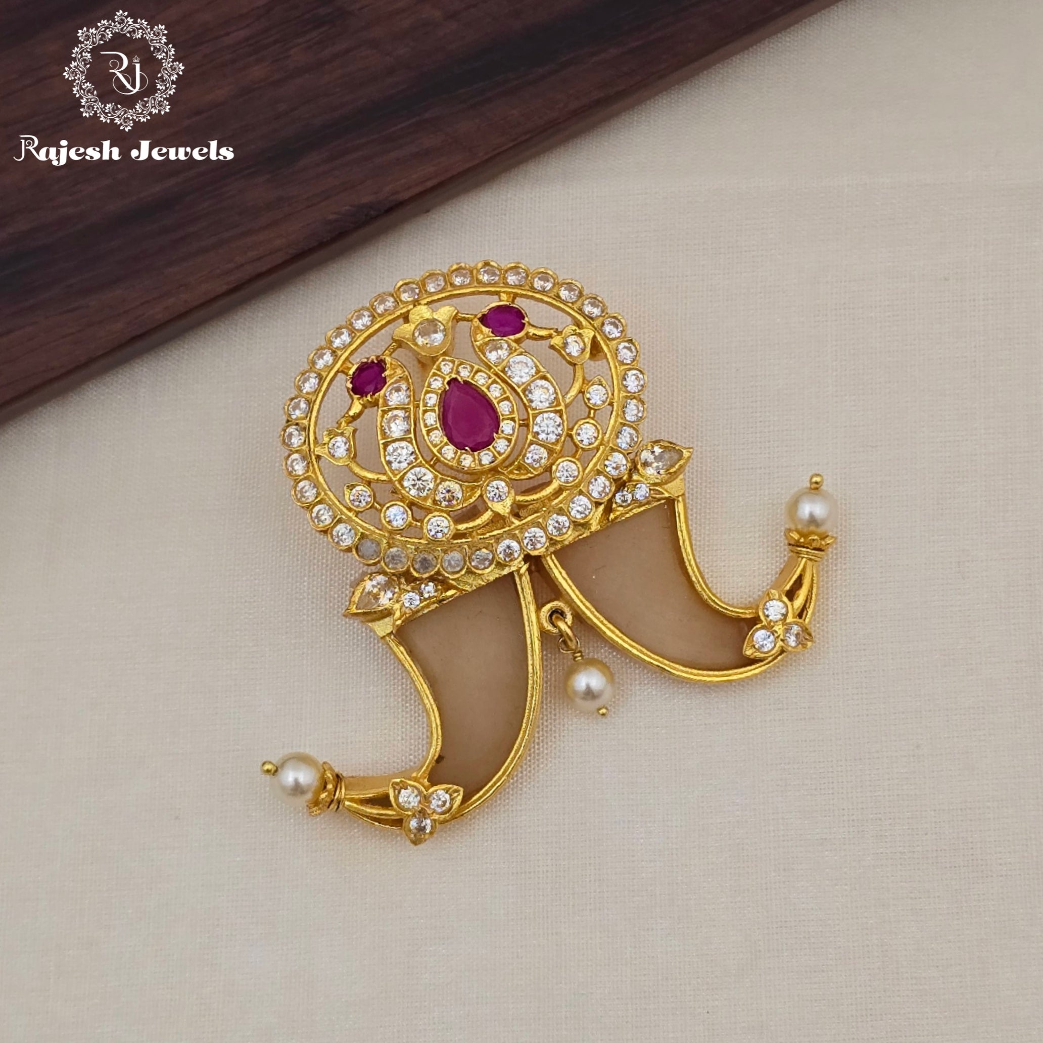 Wonderful Puligoru Silver Gold Plated Pendant