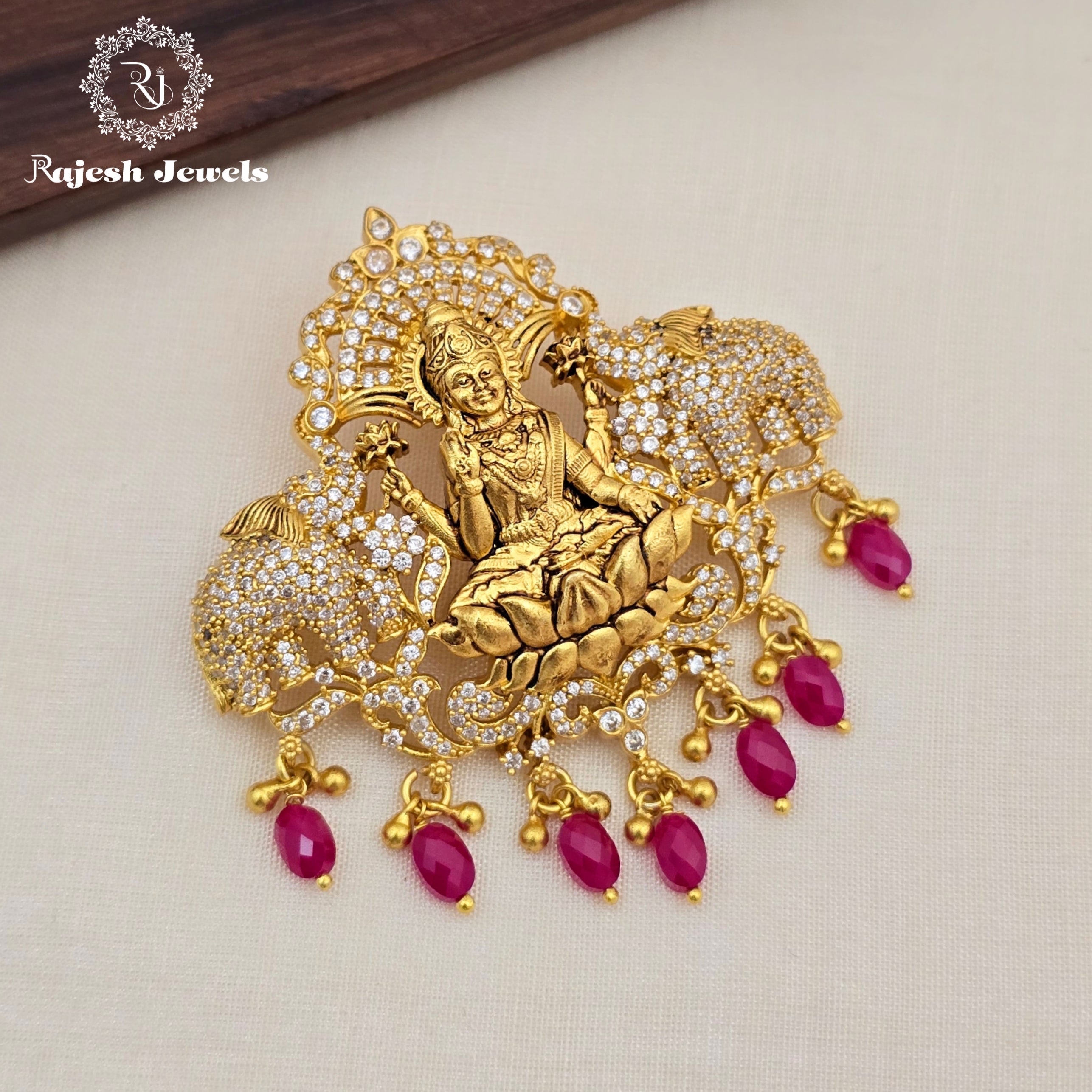 Sparkling 3D Finish Silver Gold Plated Pendant