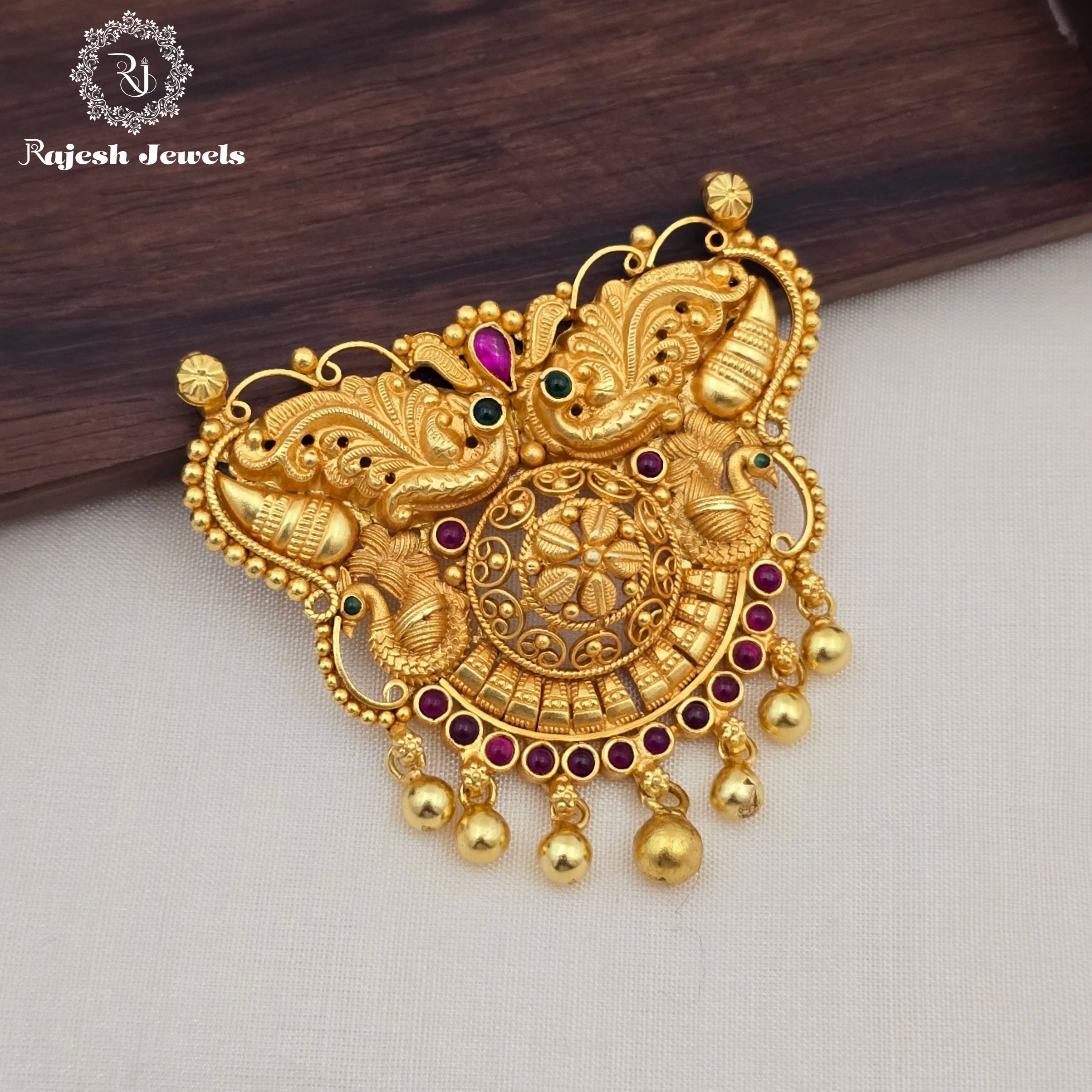 Stunning Gold Plated Pendant