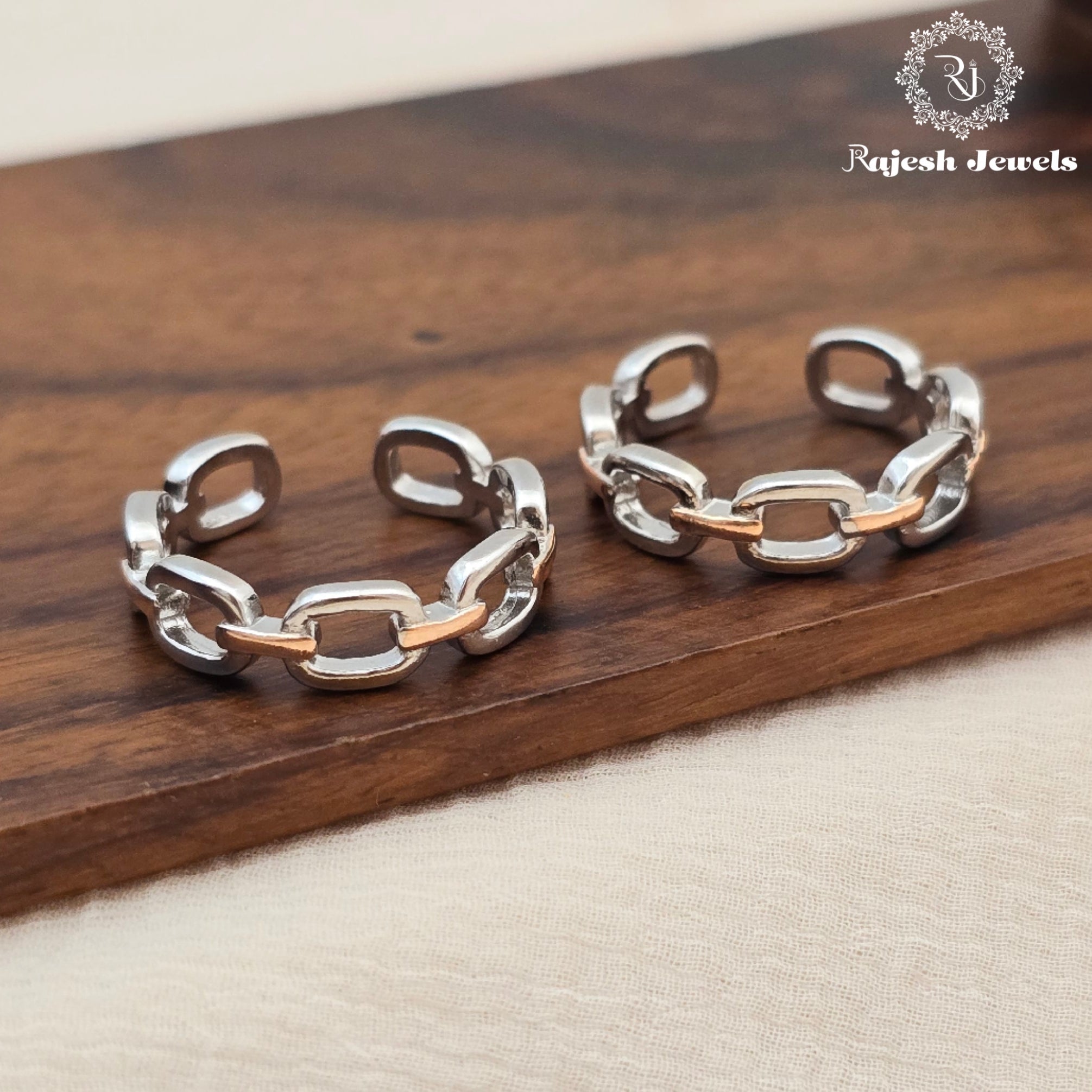 Wondering Linked Dual Tone Adjustable Toering