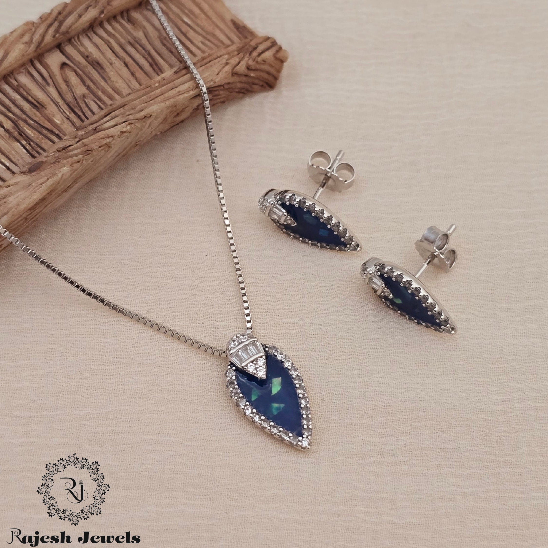 Amazing Cz Rodhium Finish Pendant Set