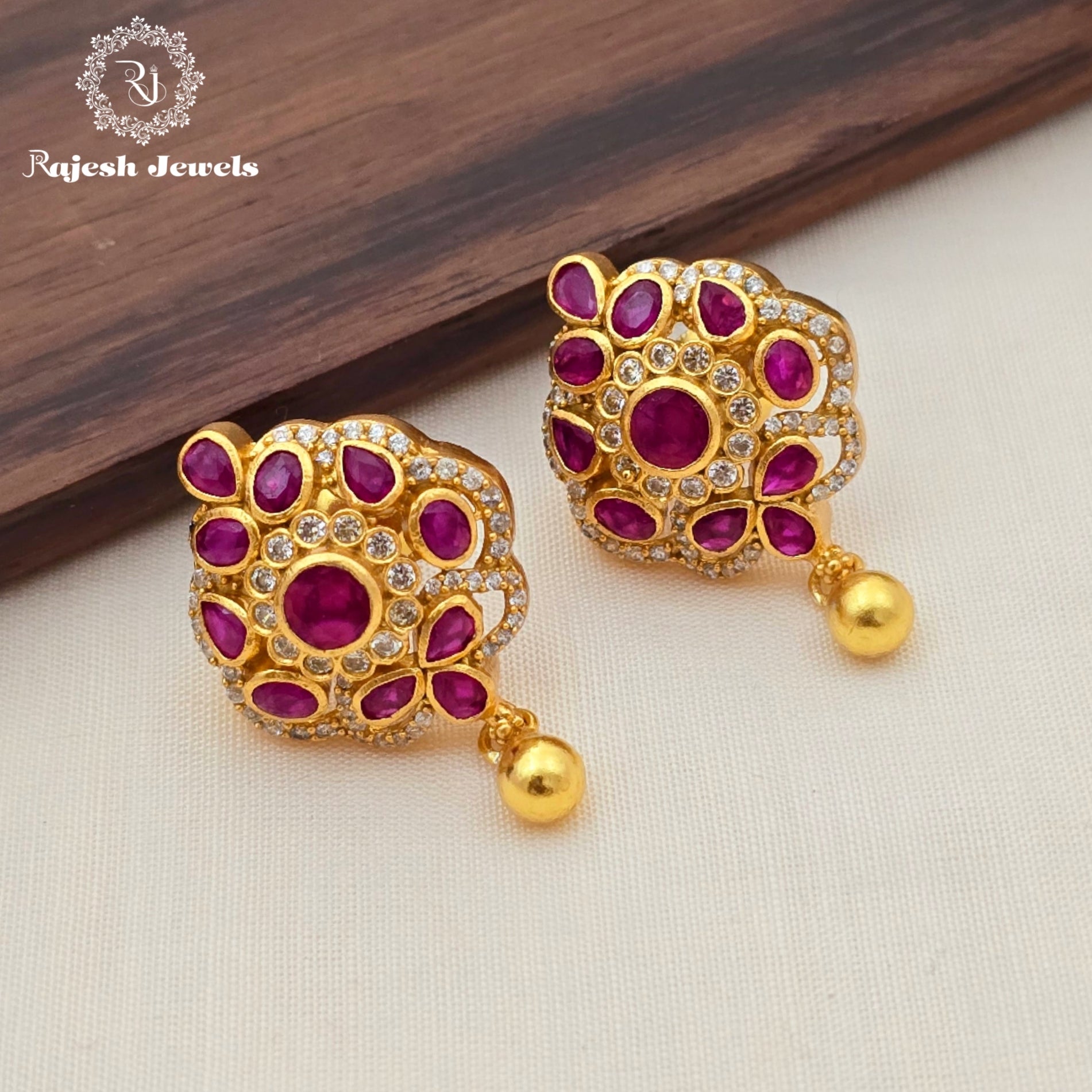 Super Looking Cz Kempu Fusion Stud Earrings