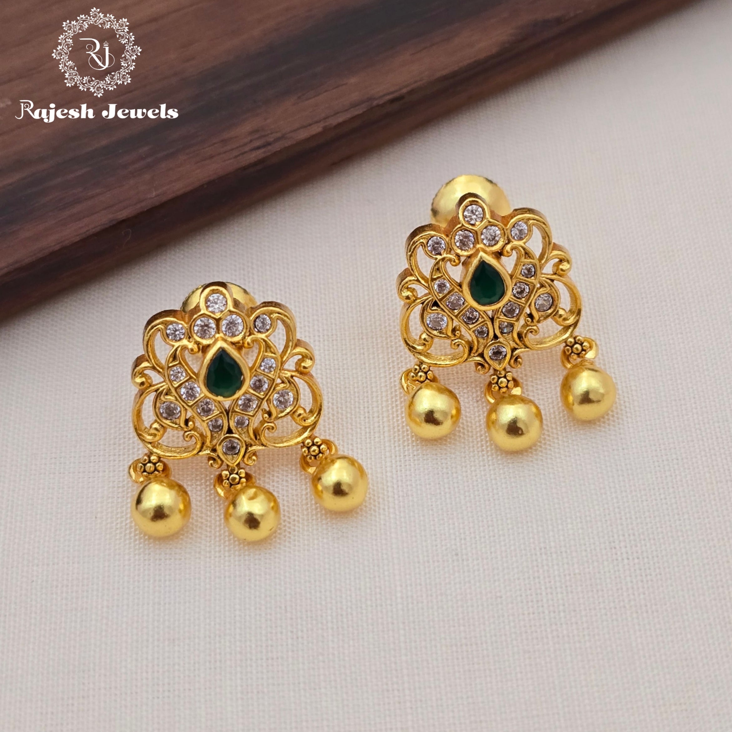 Graceful Cz Stud Earrings