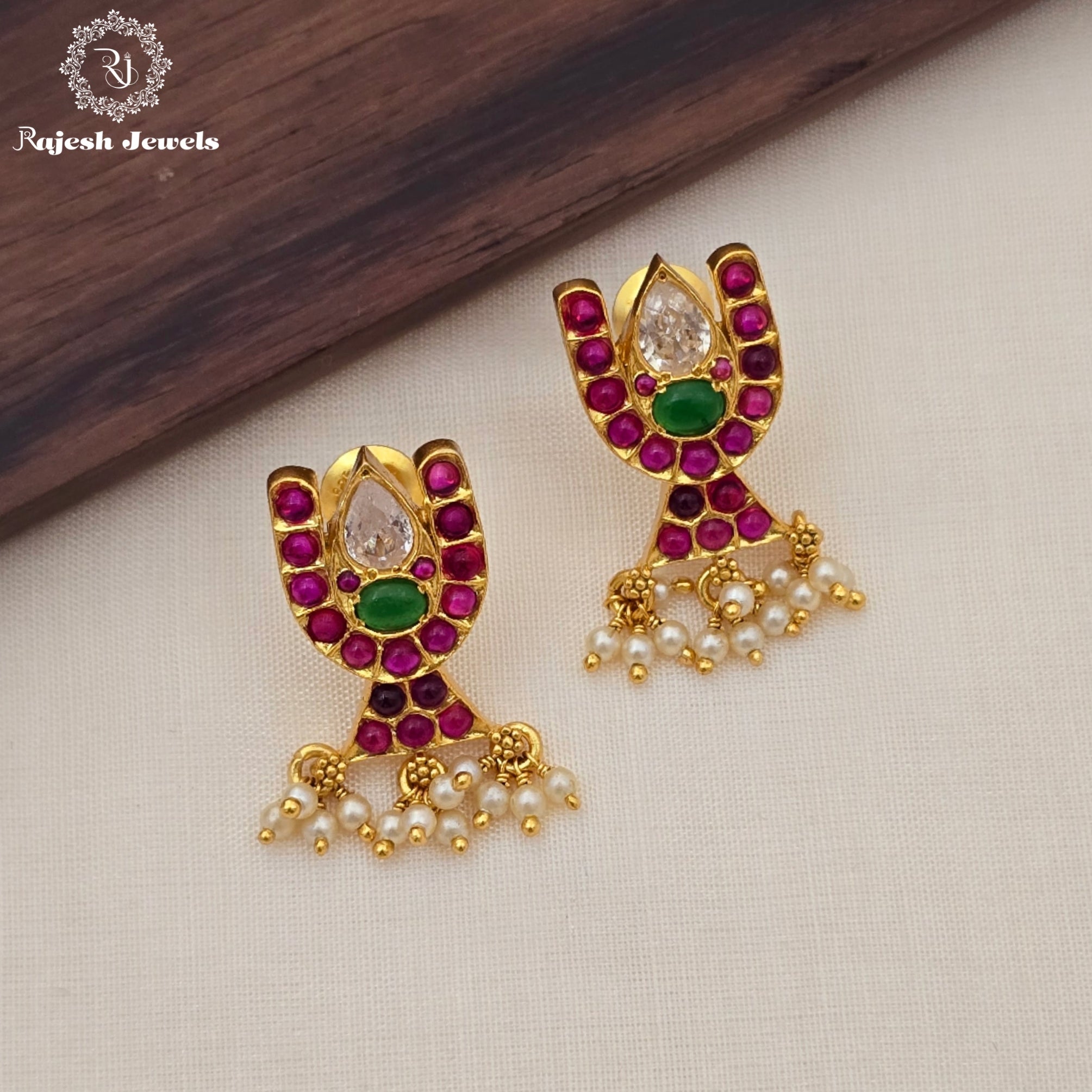 Gracefull Red Kemp Nama Earrings