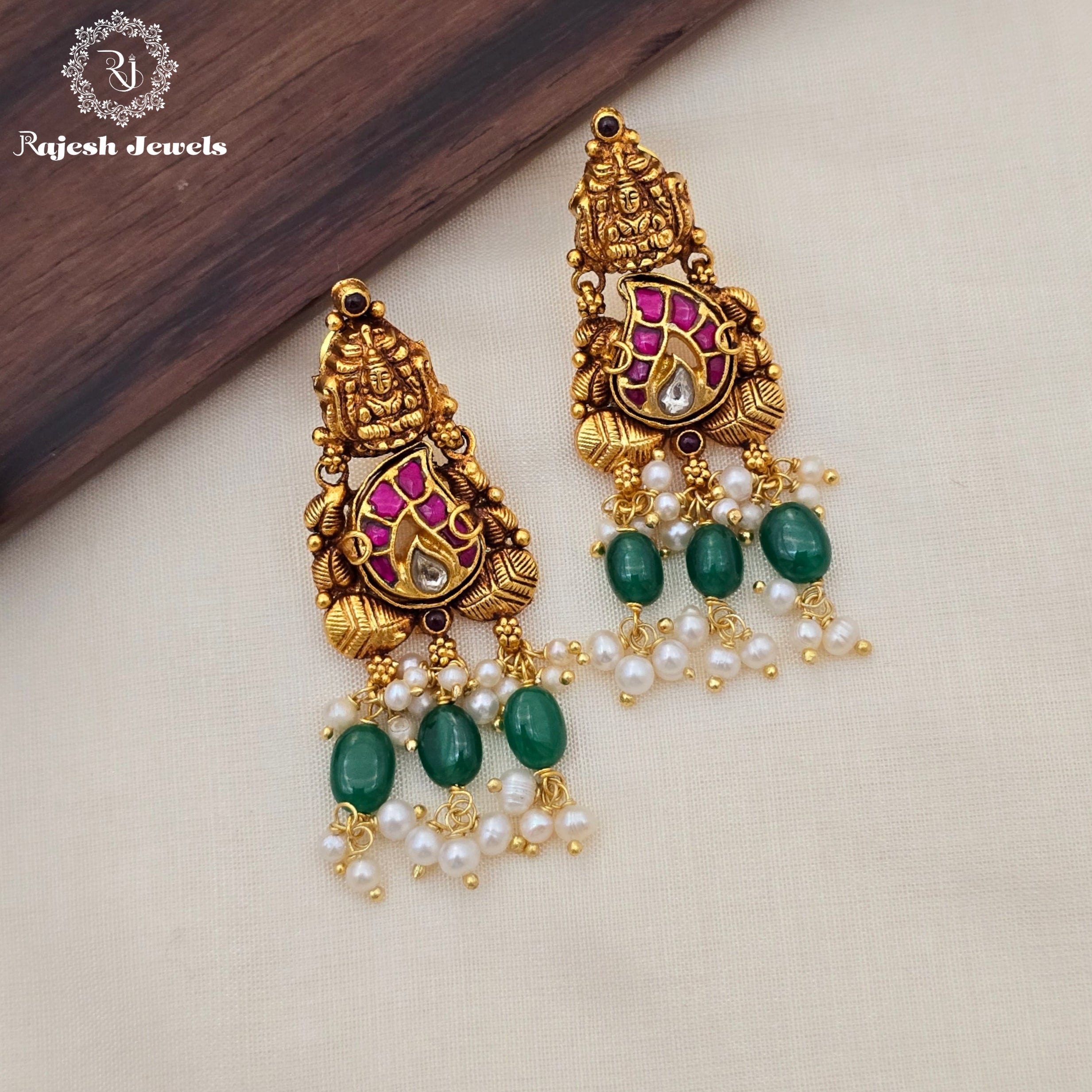 Magnificent Kundan Antique Finish Jumka