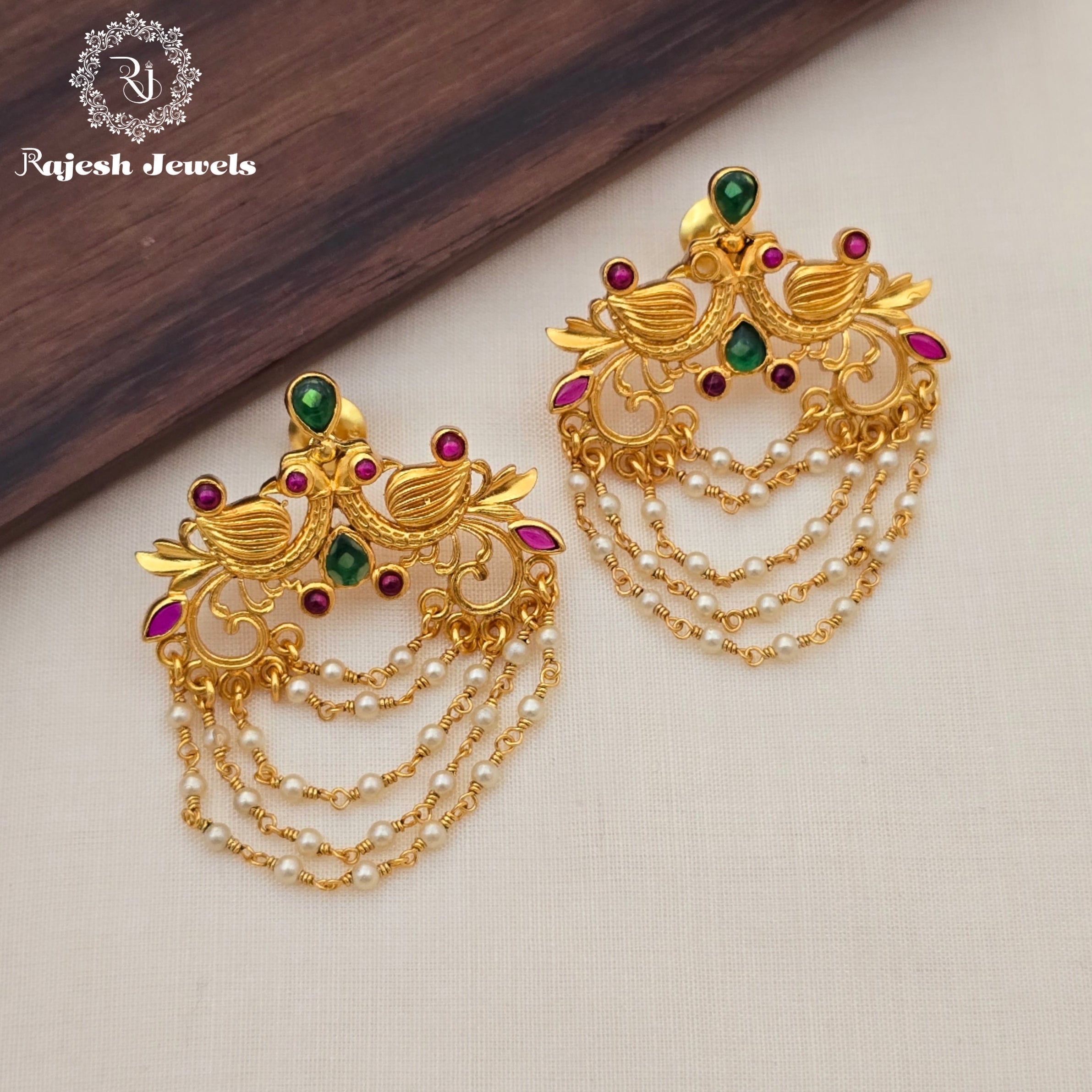 Appealing Pearl Layered Earrings