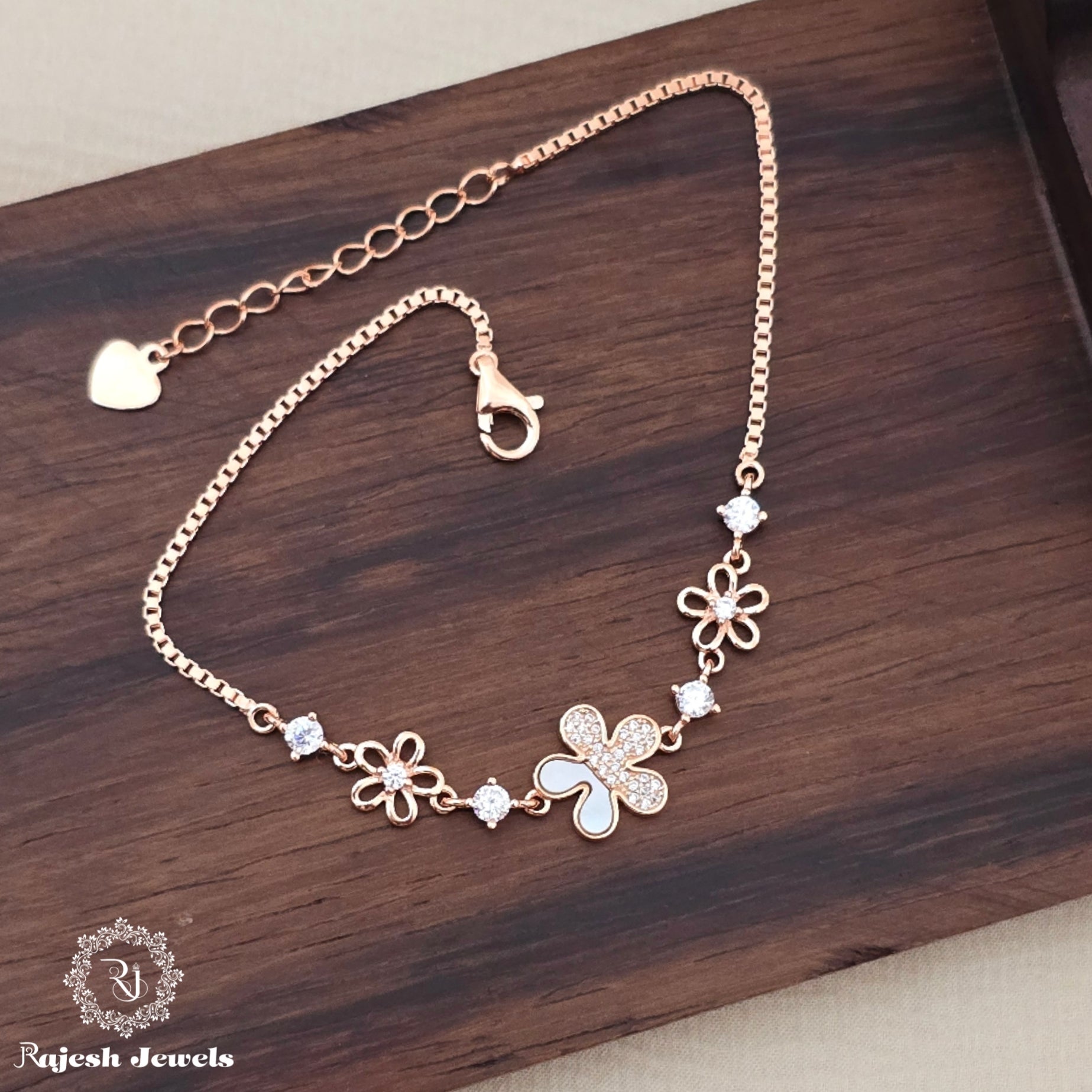 Super Looking Flowered Design Ladies Bracelet