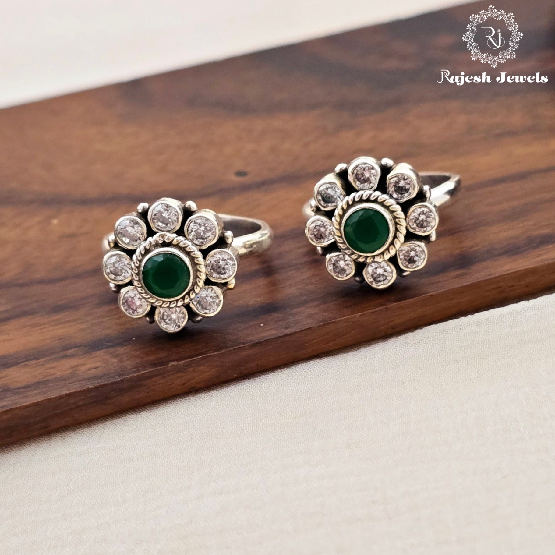 Vibrant Cutstone Dailywear Toering