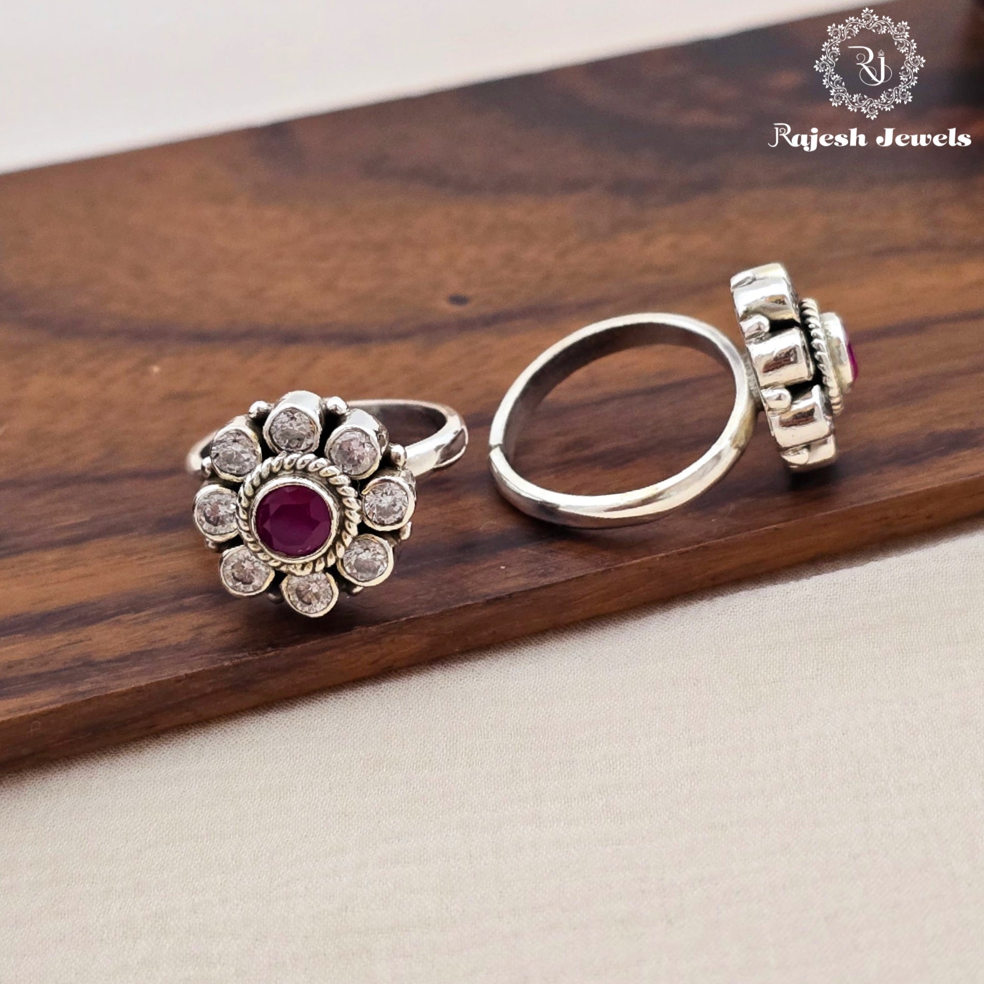 Radiant Cutstone Daily wear Toerings