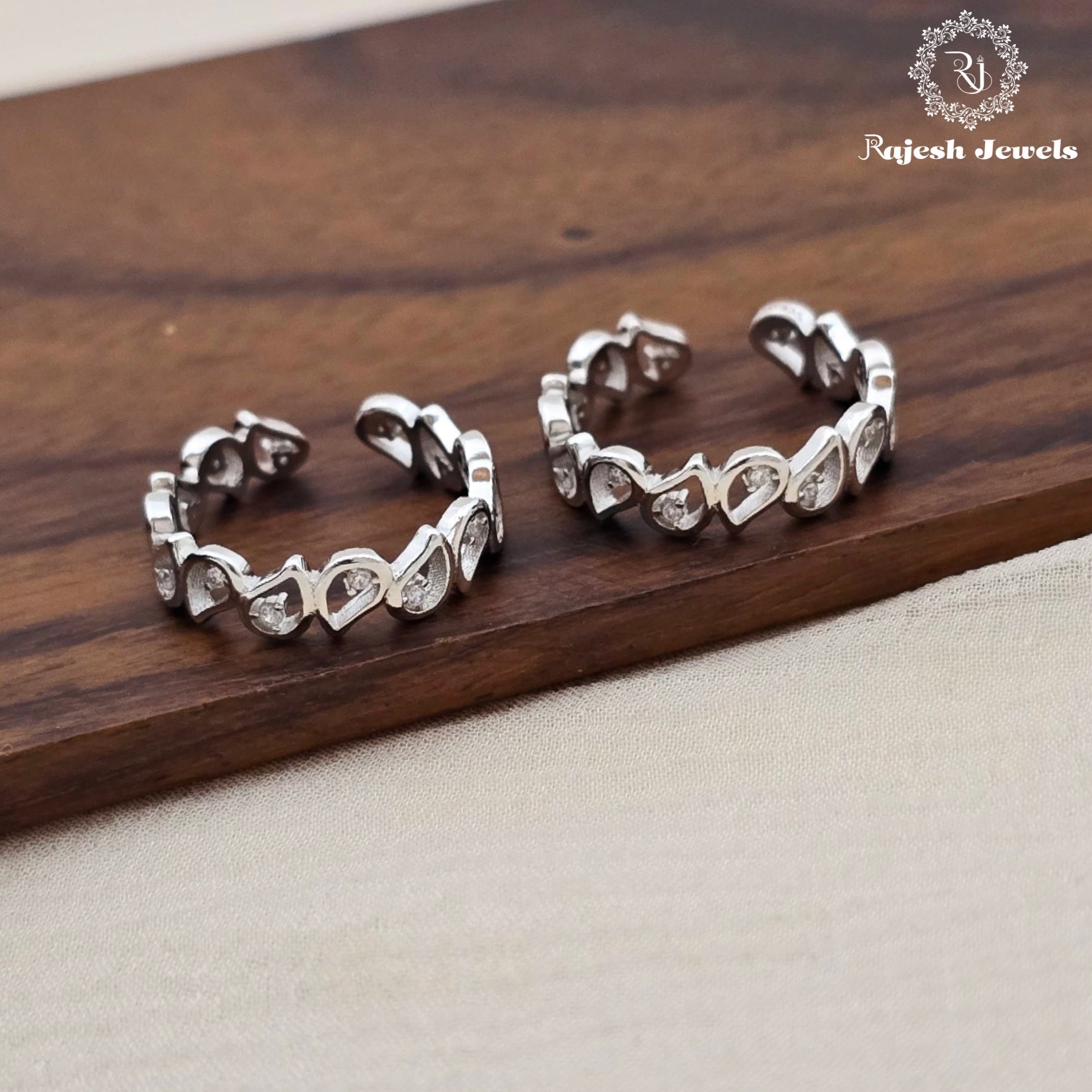 Beautiful Cz Dailywear Toerings