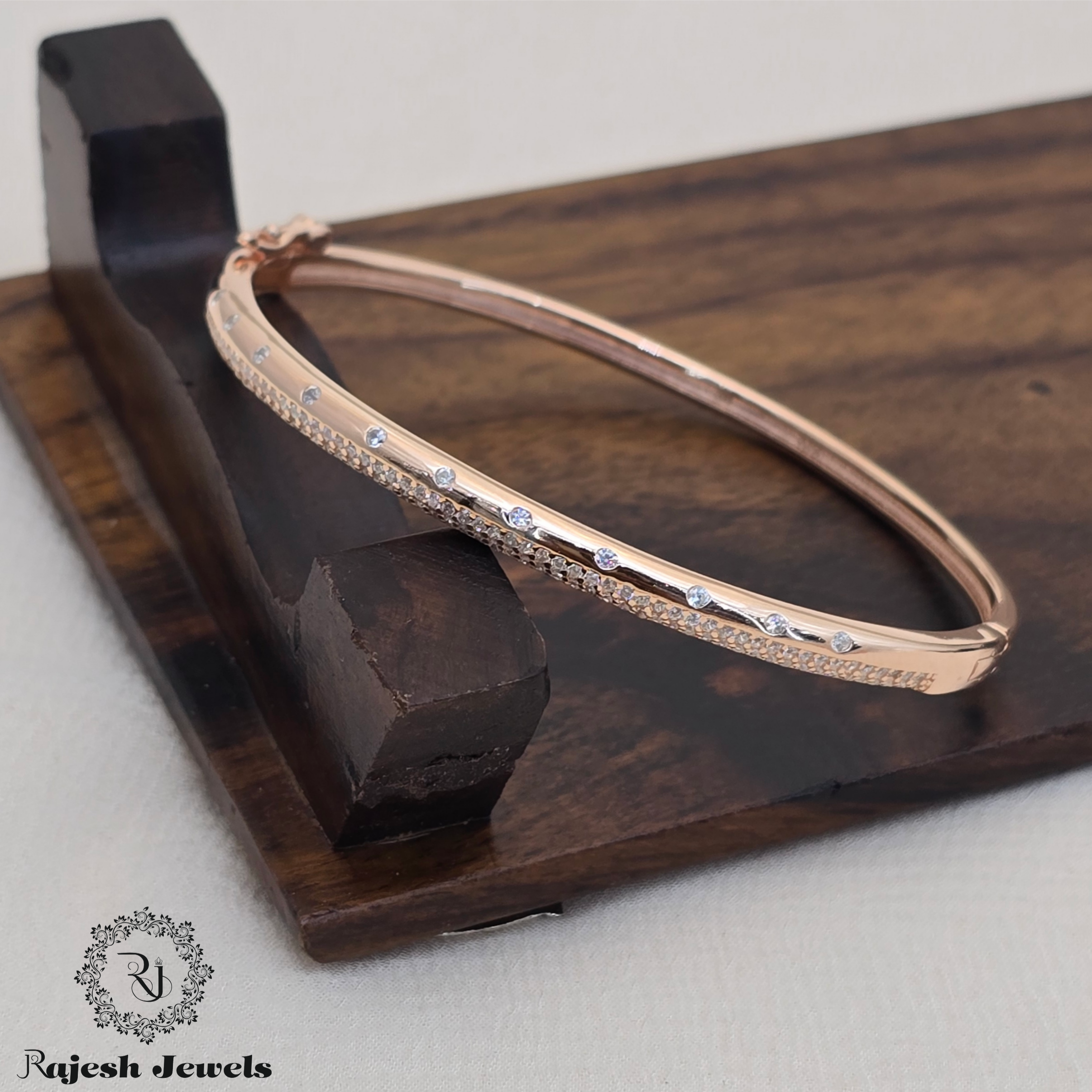 Dainty Cz Rosegold Hand Kada