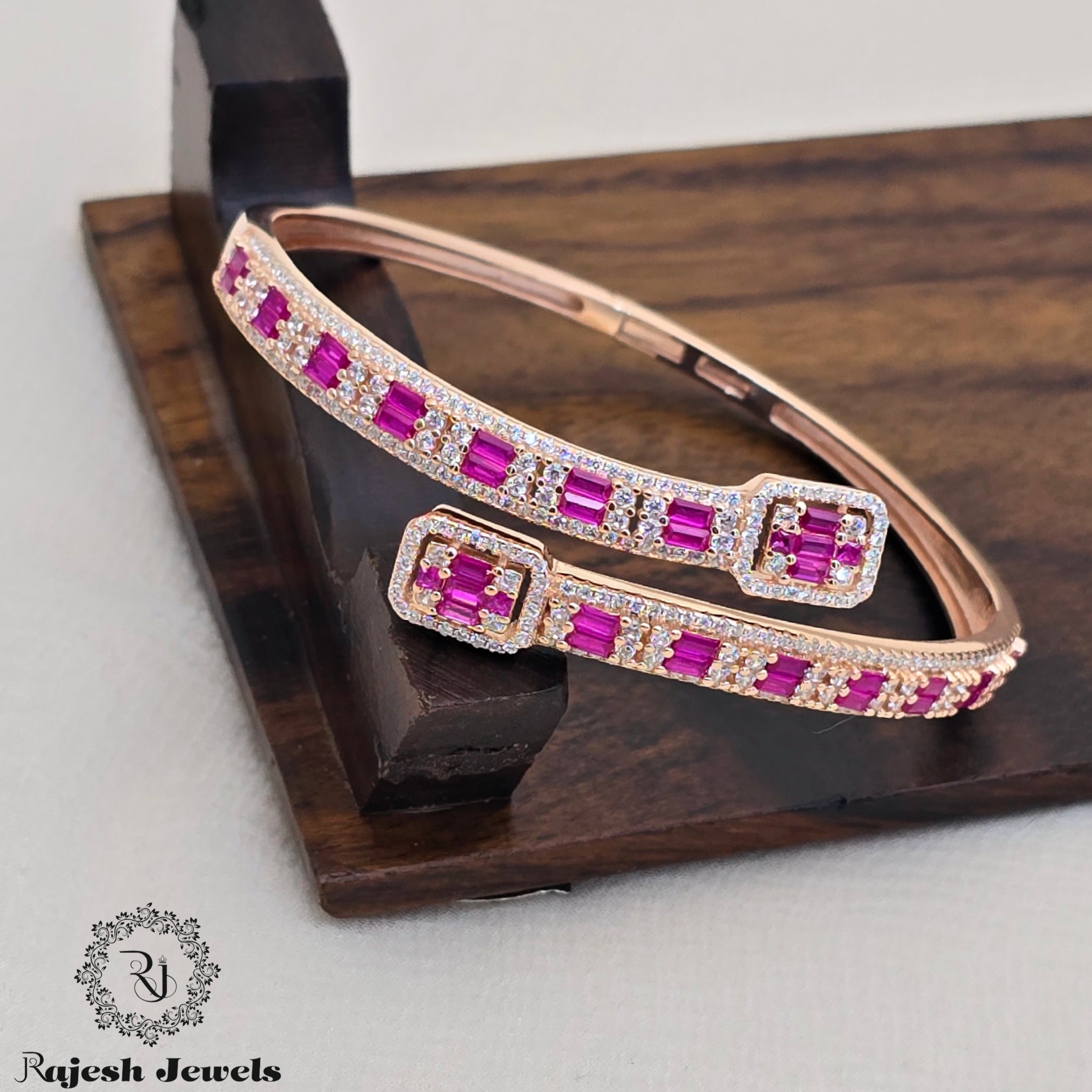 Fabulous Cz Rosegold Hand kada