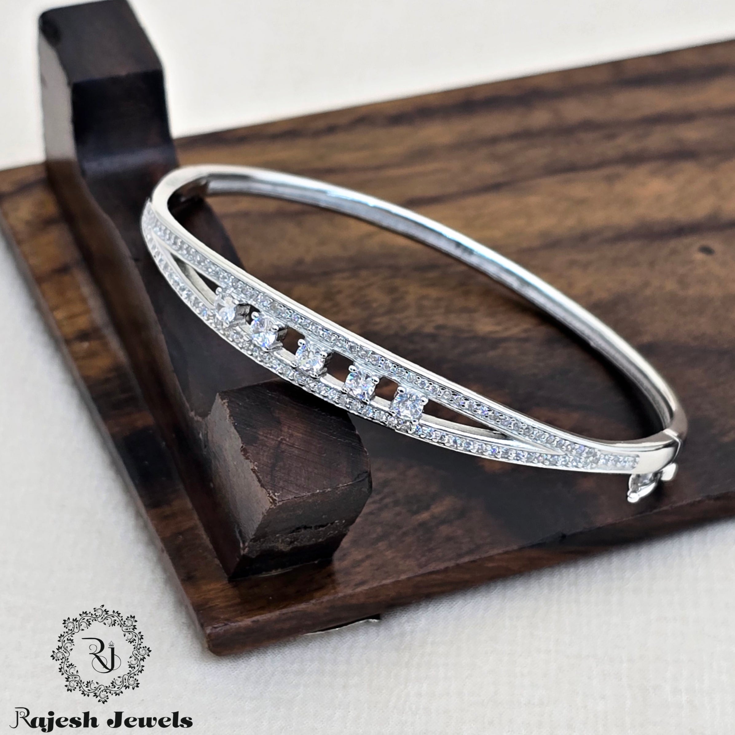 Amazing Cz Hand Kada