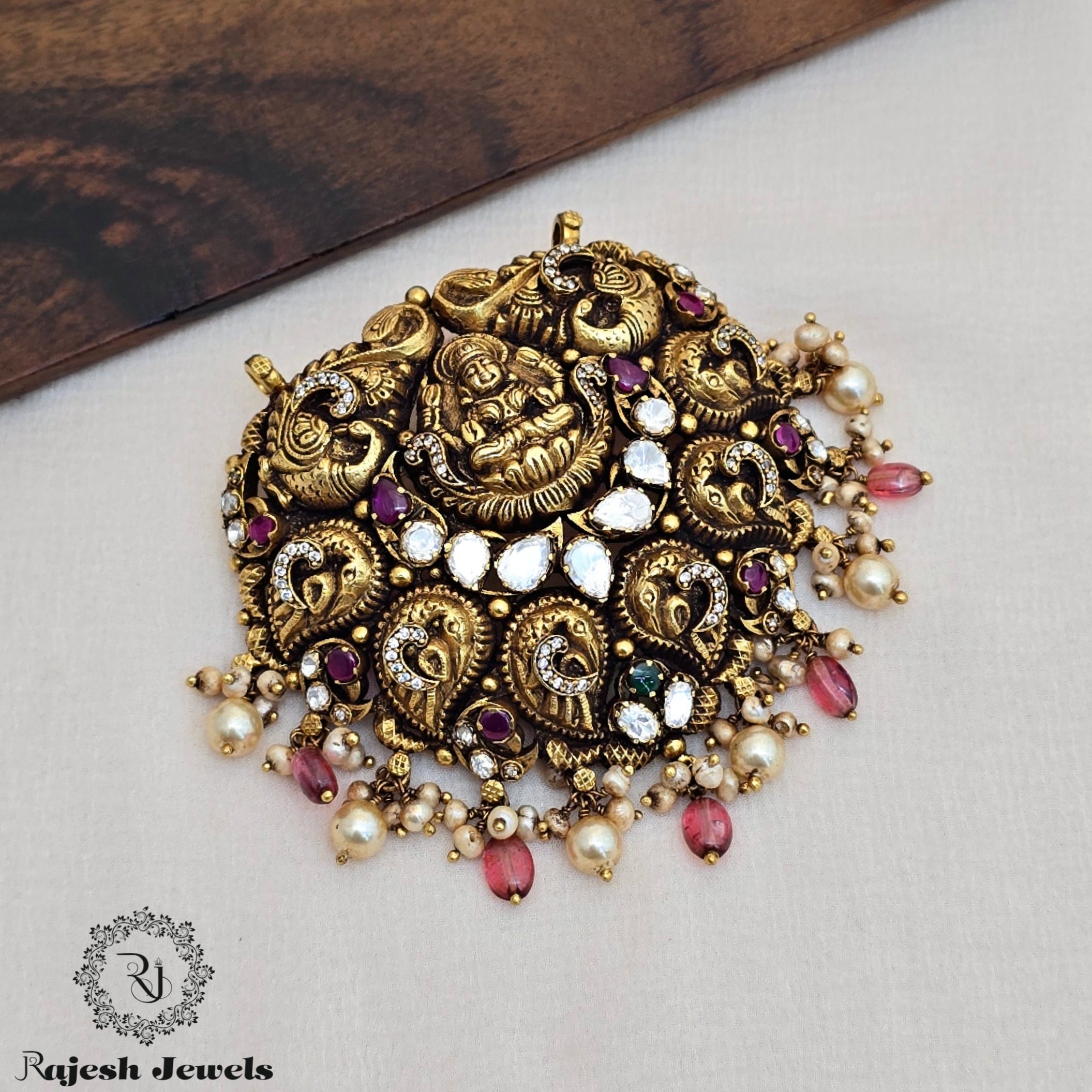 Mesmerizing Nakshi Moissoanite Silver Pendant