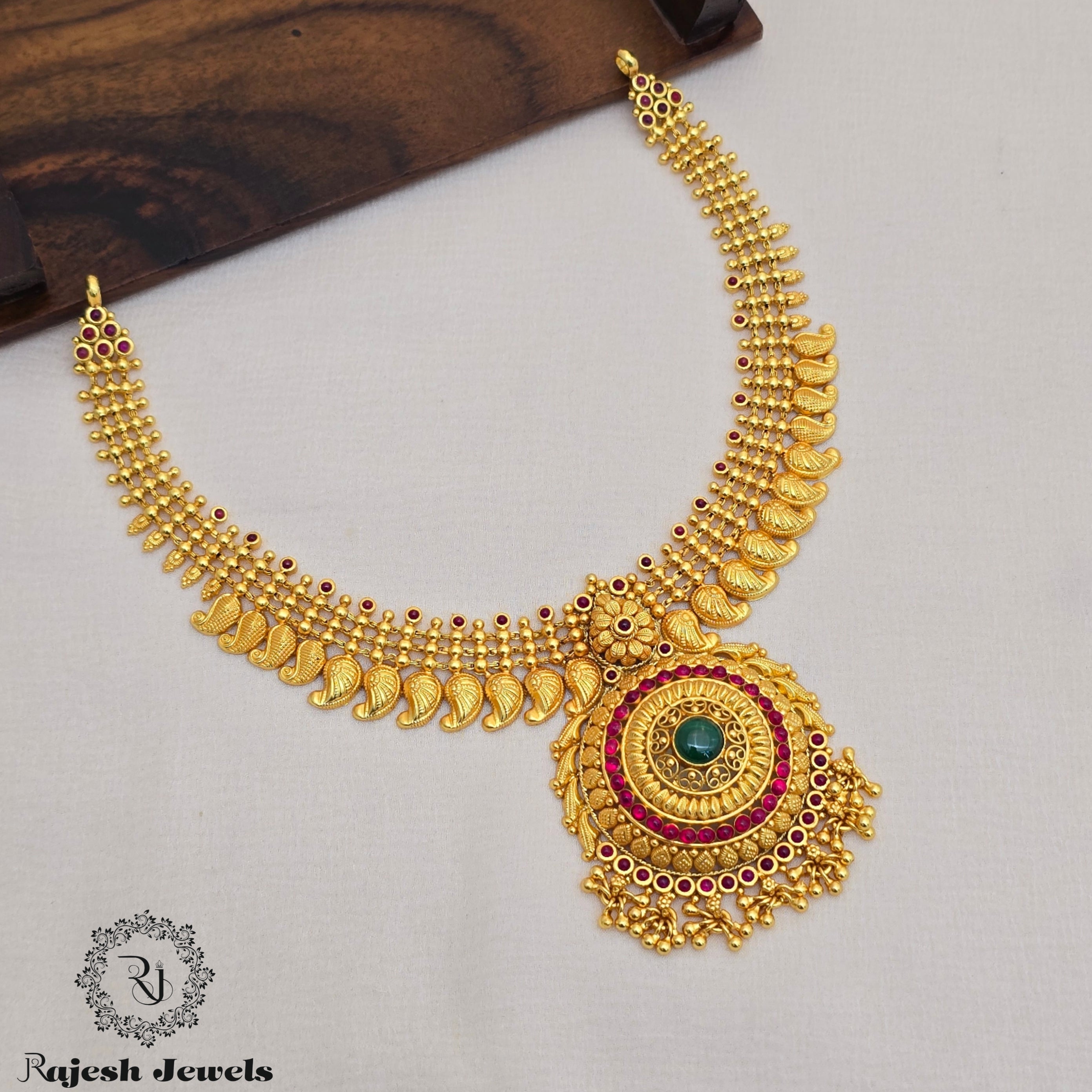 Traditional Mango Short Necklace