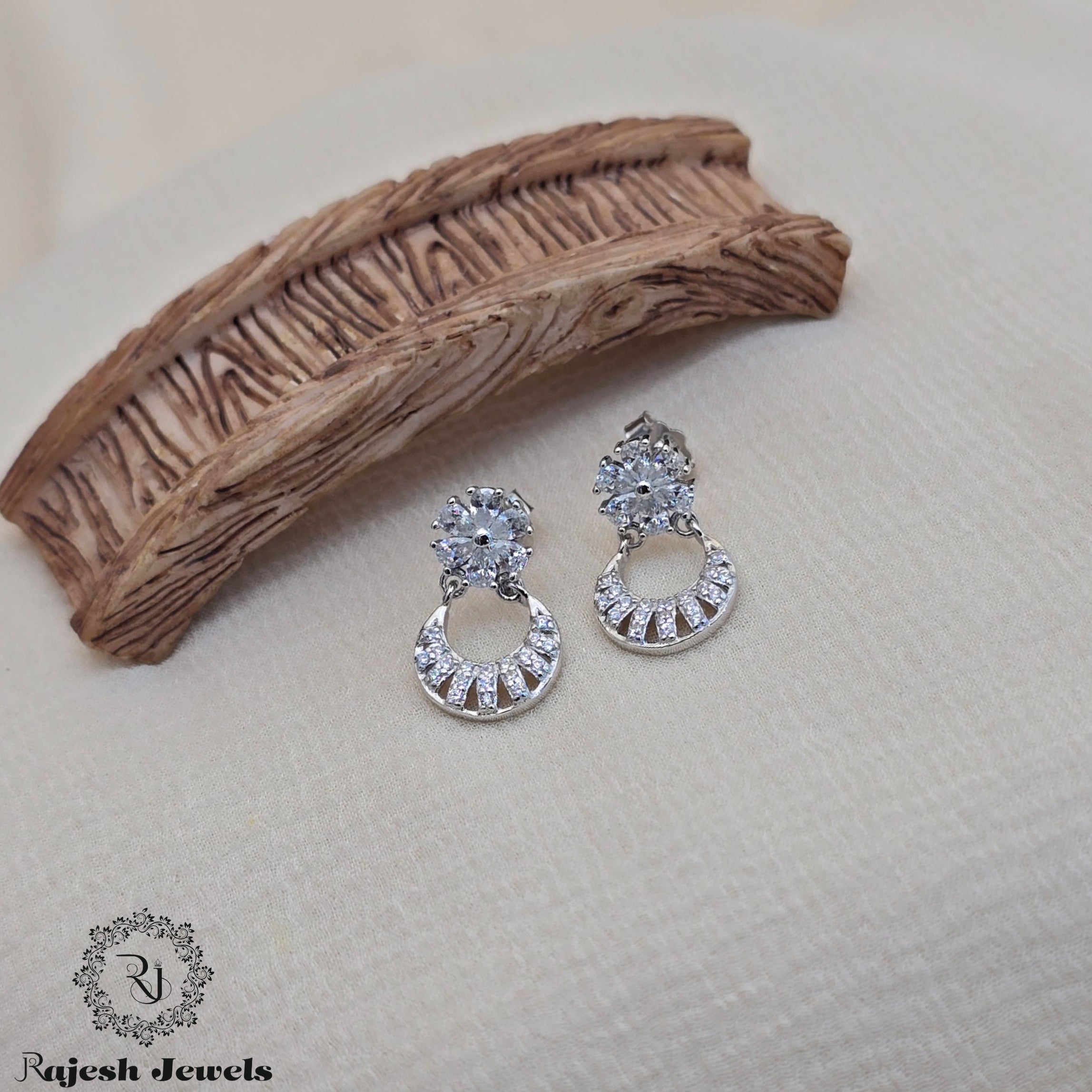 Sparking Cz Minimalistic Chandbali Earrings