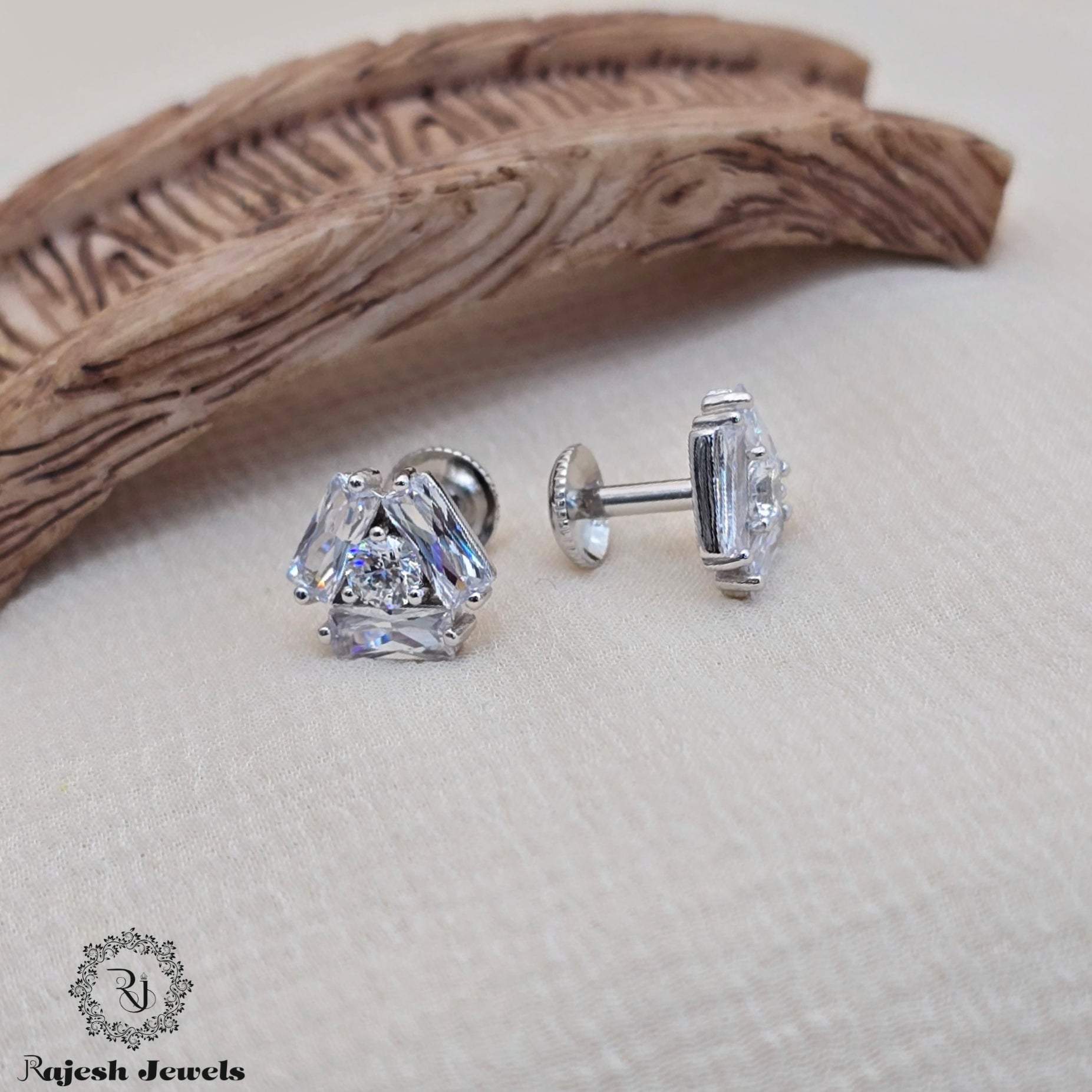 Gorgeous Cz South Screw Stud Earrings
