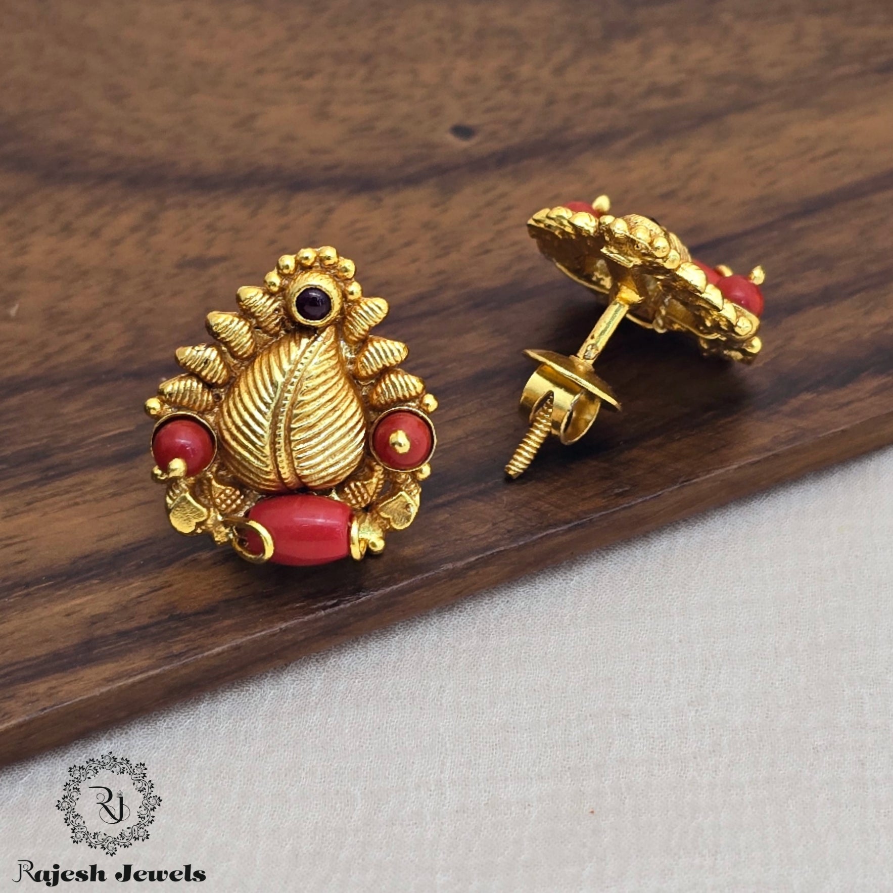 Leafy Coral Gold Polished Stud Earrings