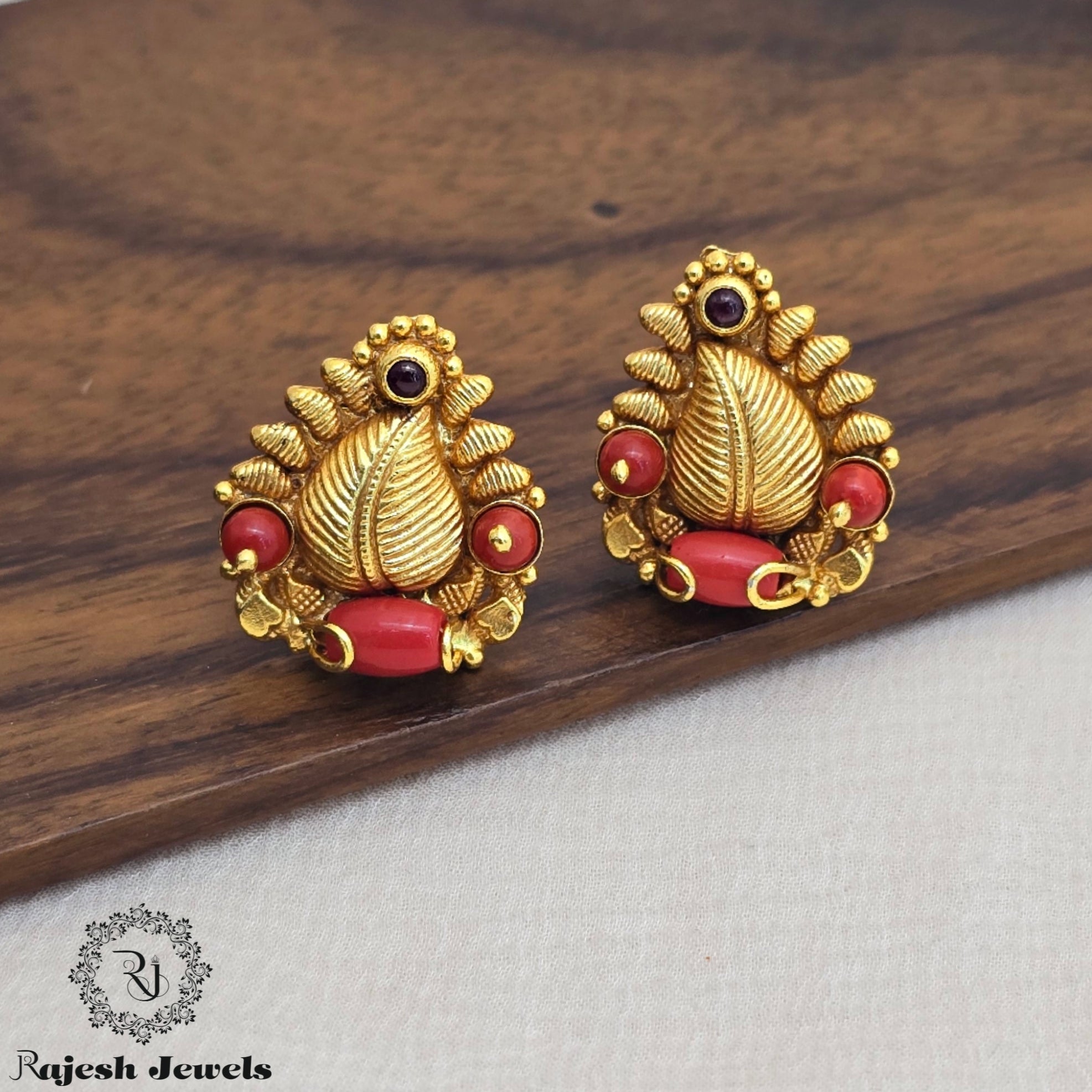 Leafy Coral Gold Polished Stud Earrings
