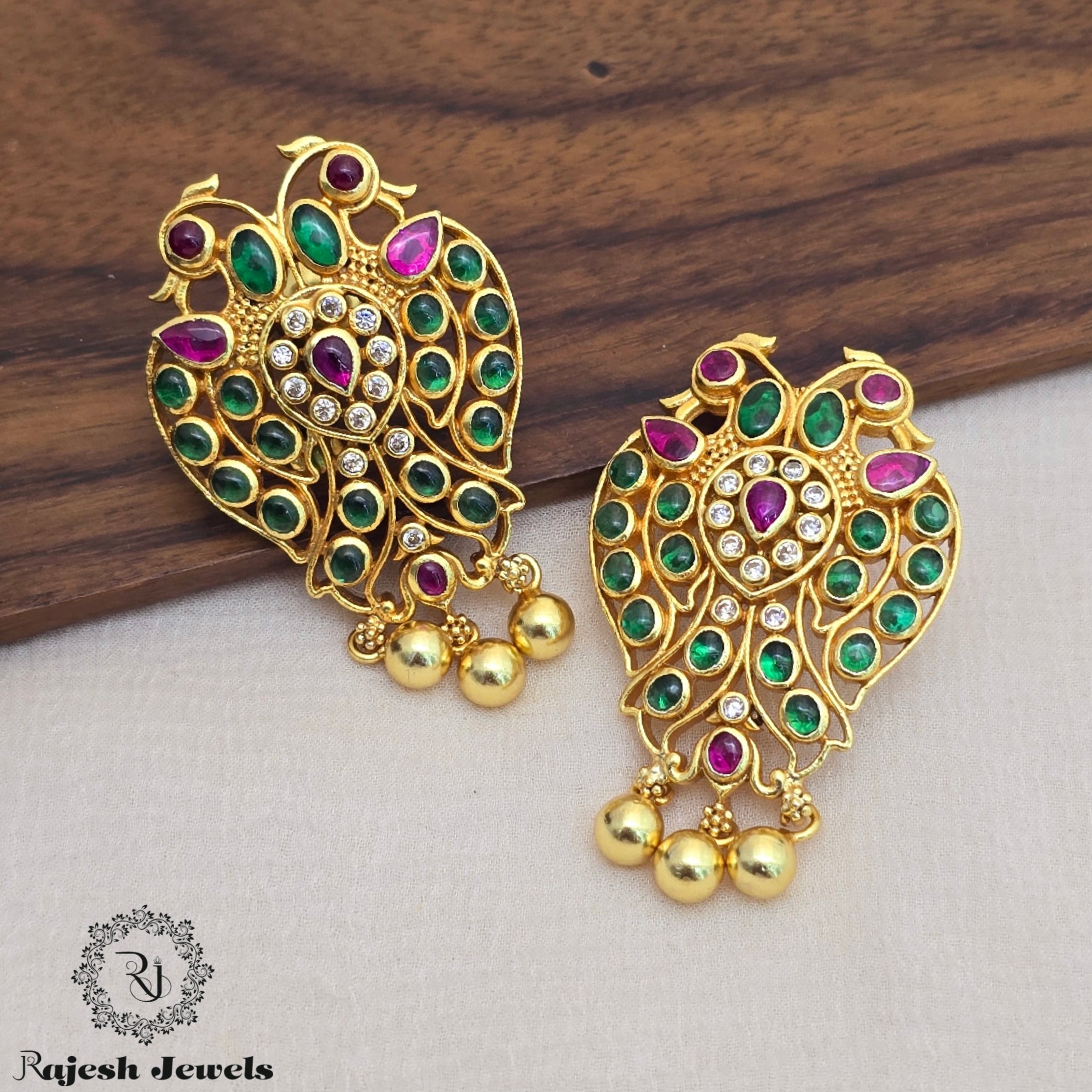 Mesmerizing Gandaberunda Cz Stud Earrings