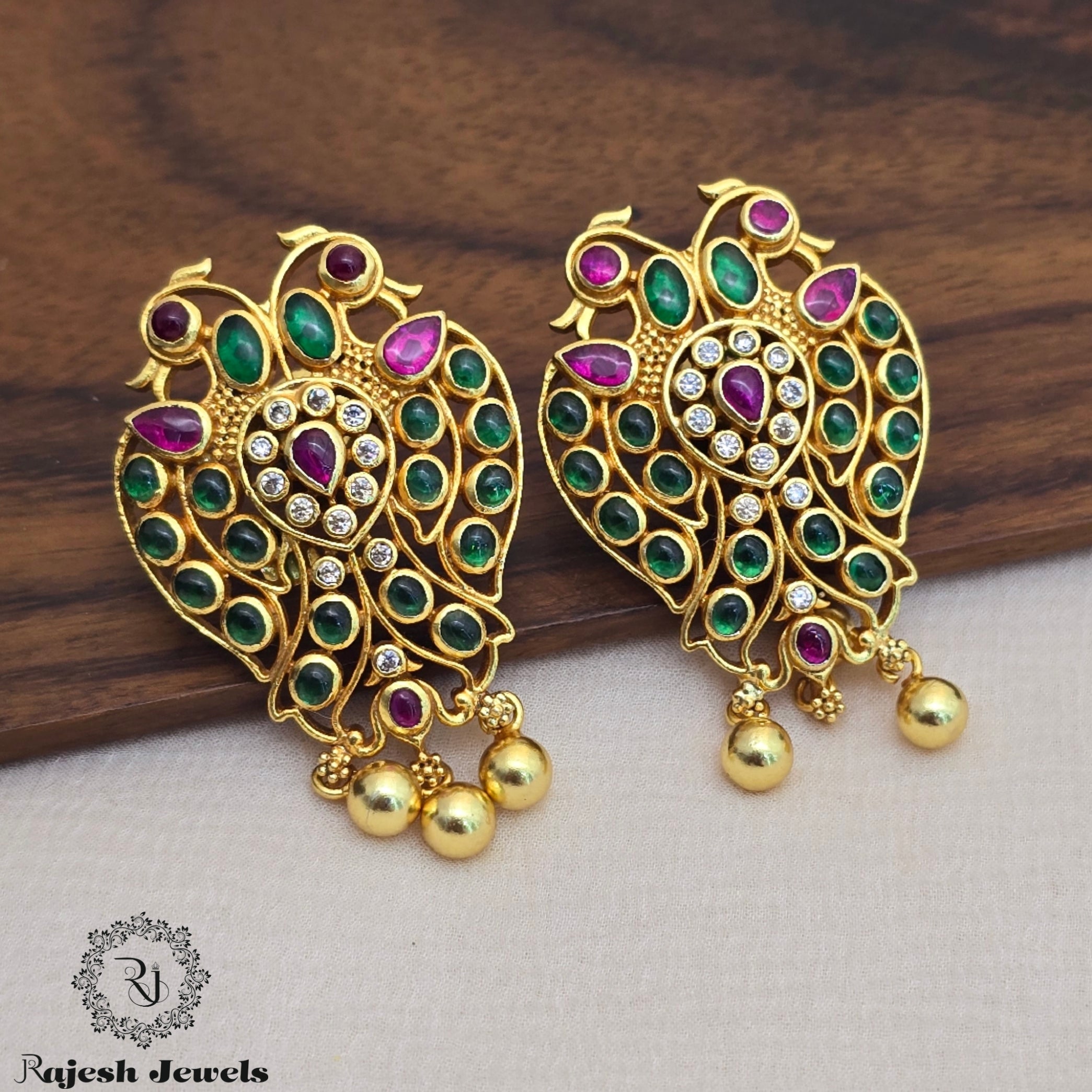 Mesmerizing Gandaberunda Cz Stud Earrings