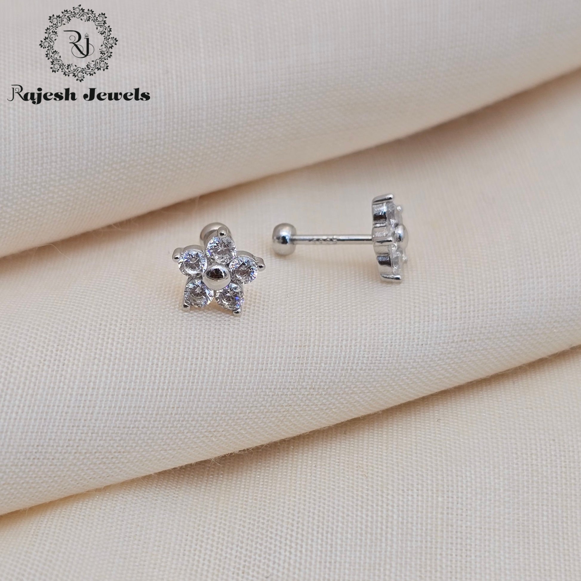 Sparking Star Cz Silver Stud Earrings