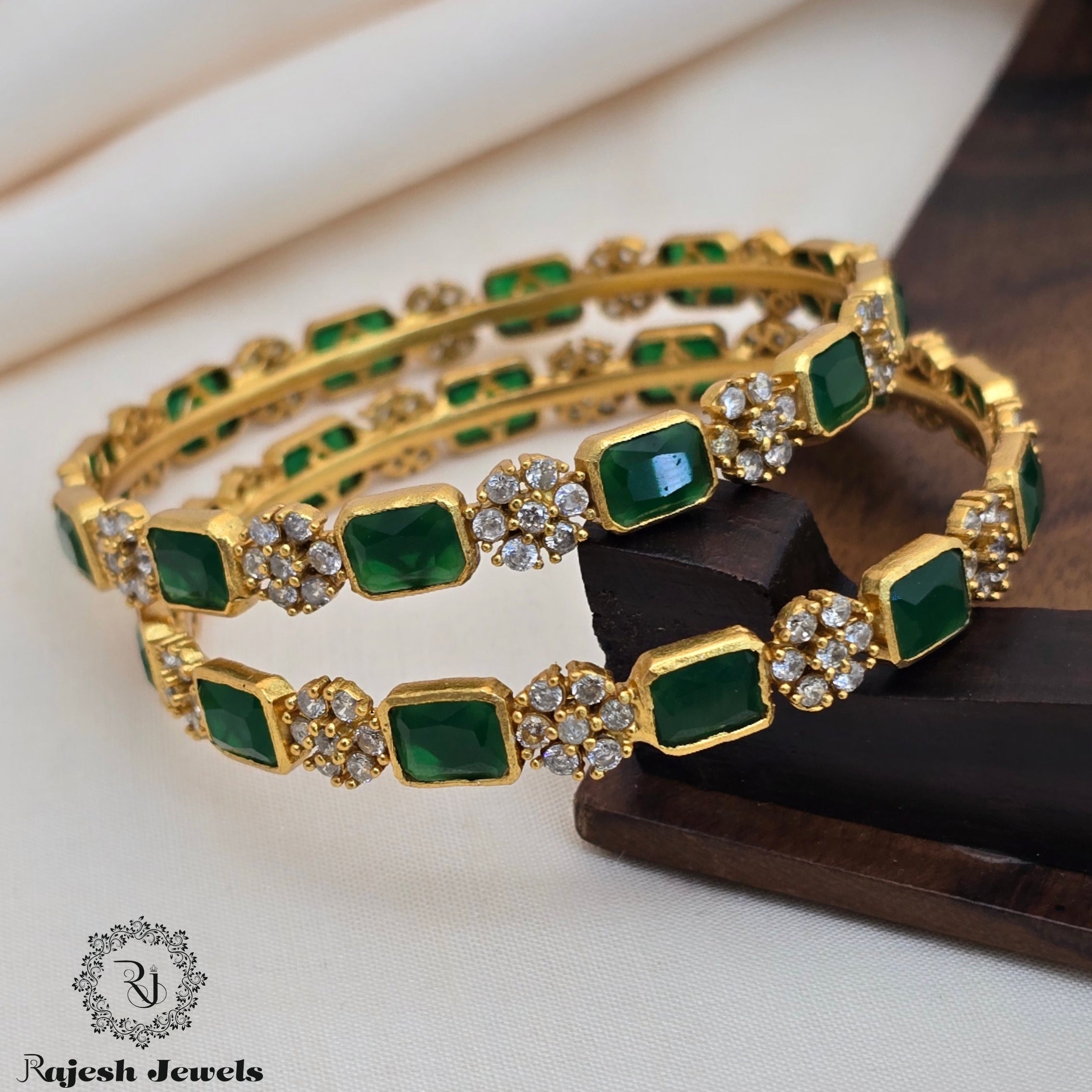Outstanding Cz Floral Gold Polished Bangle