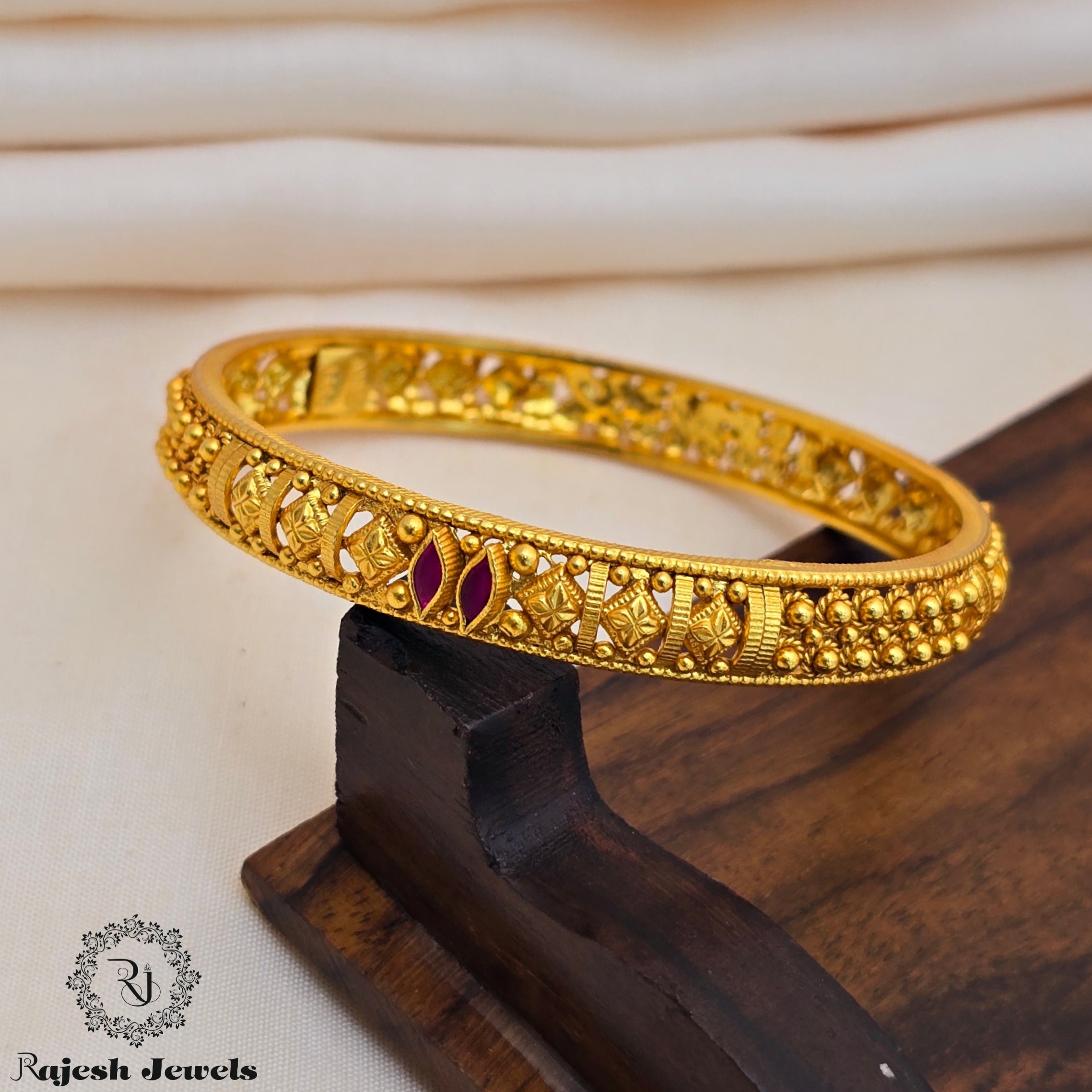 Admirable Silver Gold Polished Bangle