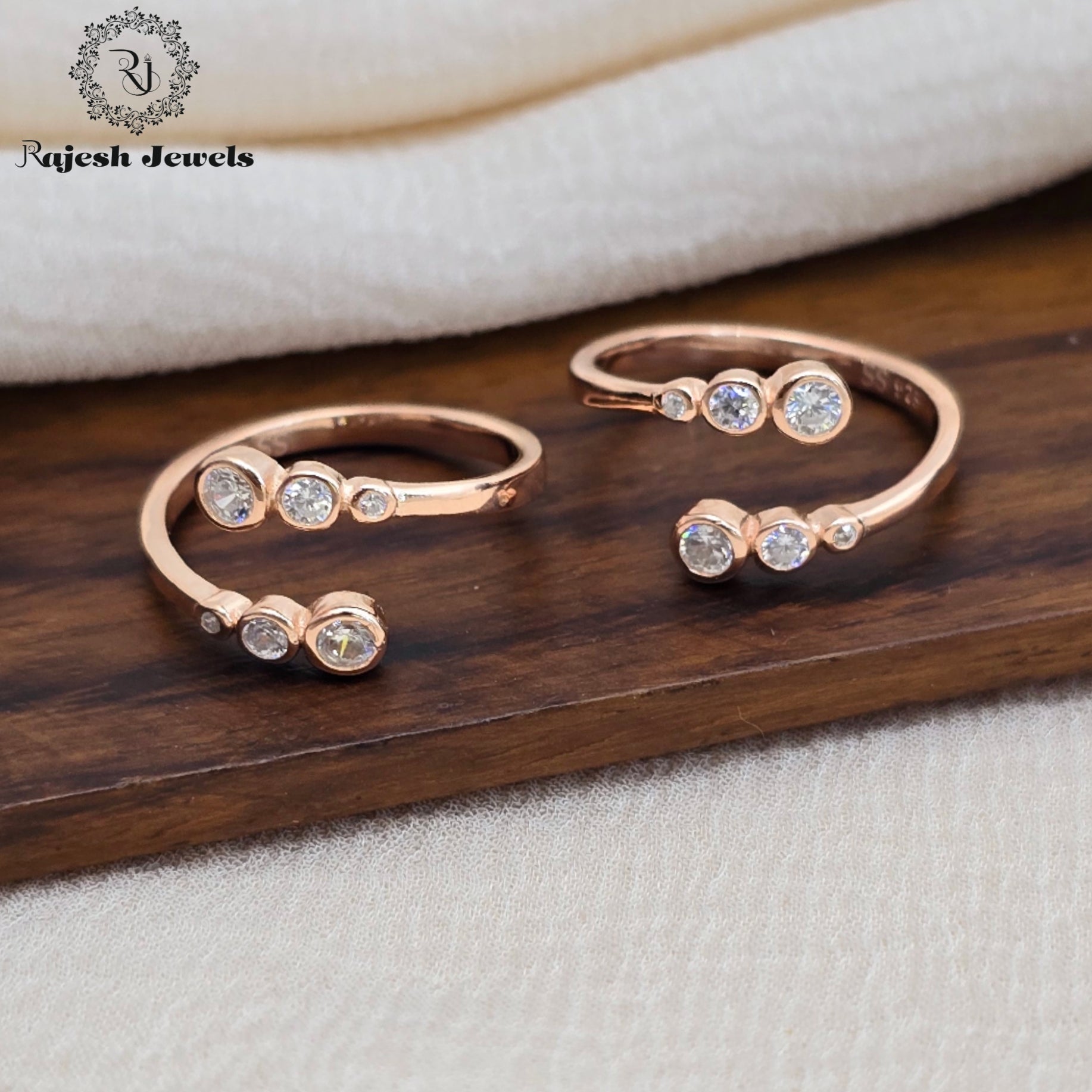 Charming Cz Silver Top Adjustable Toerings