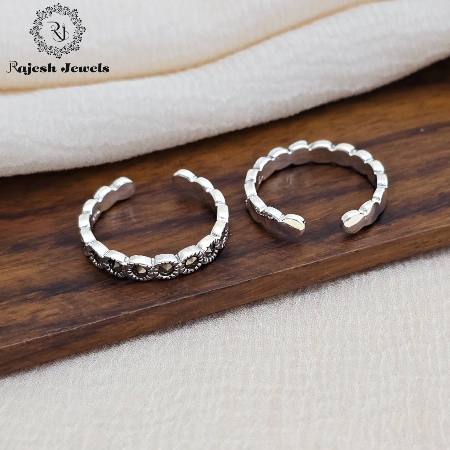 Blissful Silver Cutstone Toerings