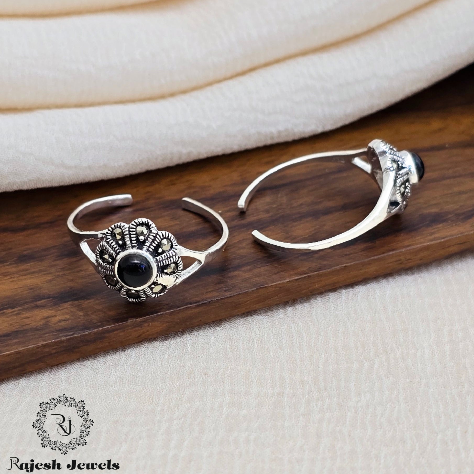 Appealing Silver Cutstone Toerings