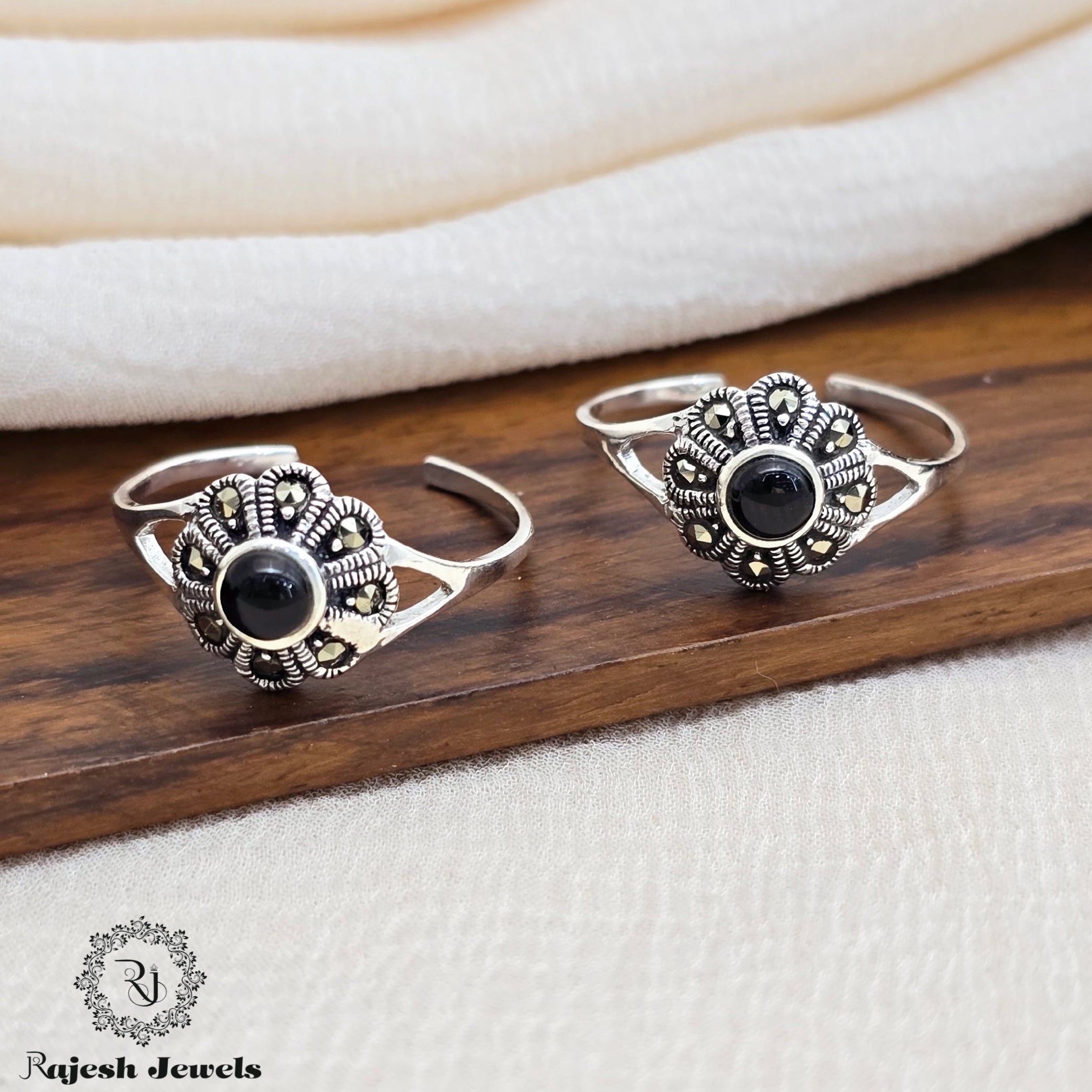 Appealing Silver Cutstone Toerings