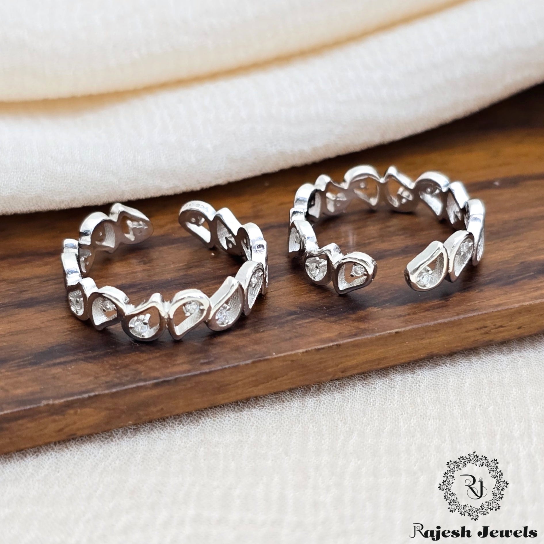 Charming Cz Silver Toerings