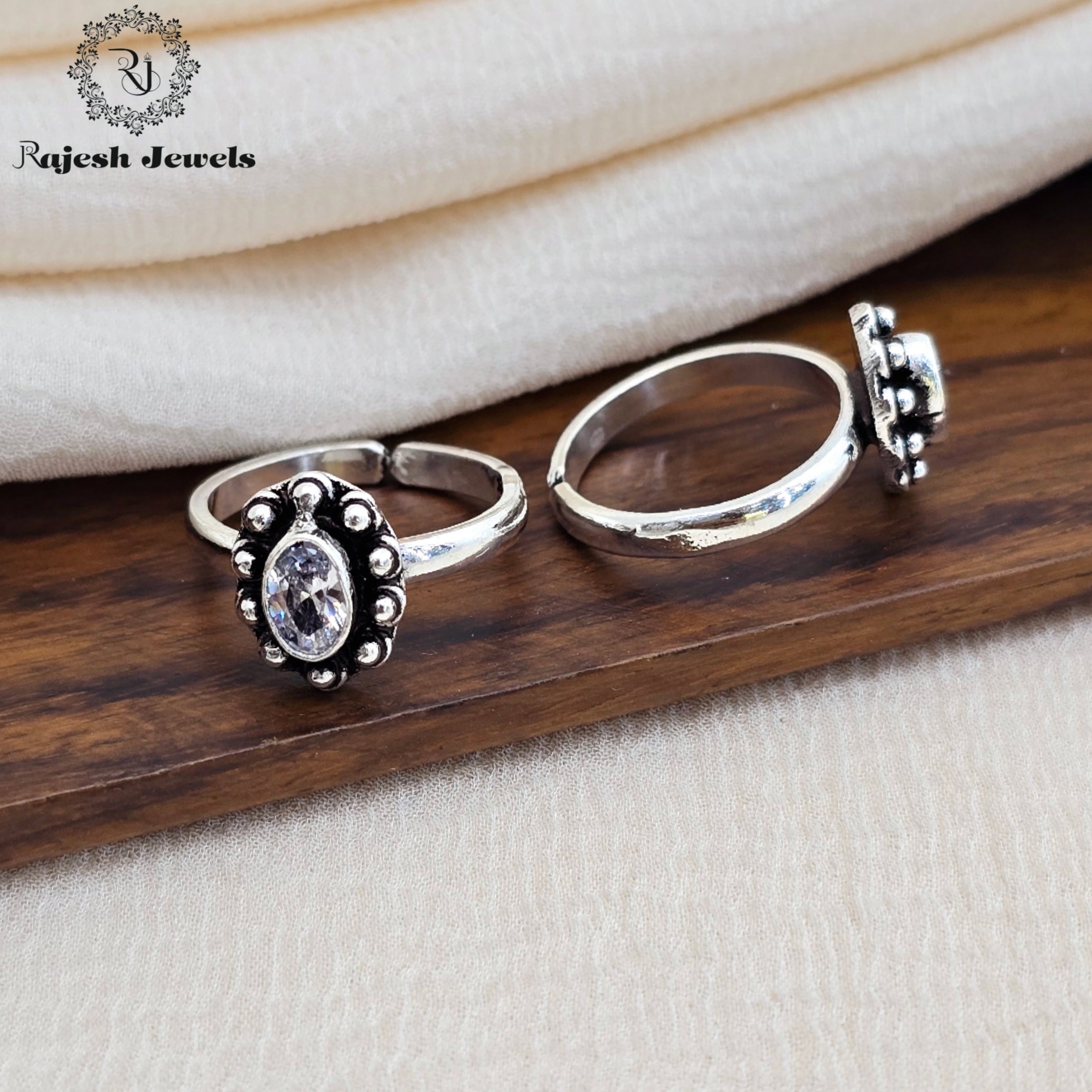 Alluring Oval Silver Oxidised Toerings