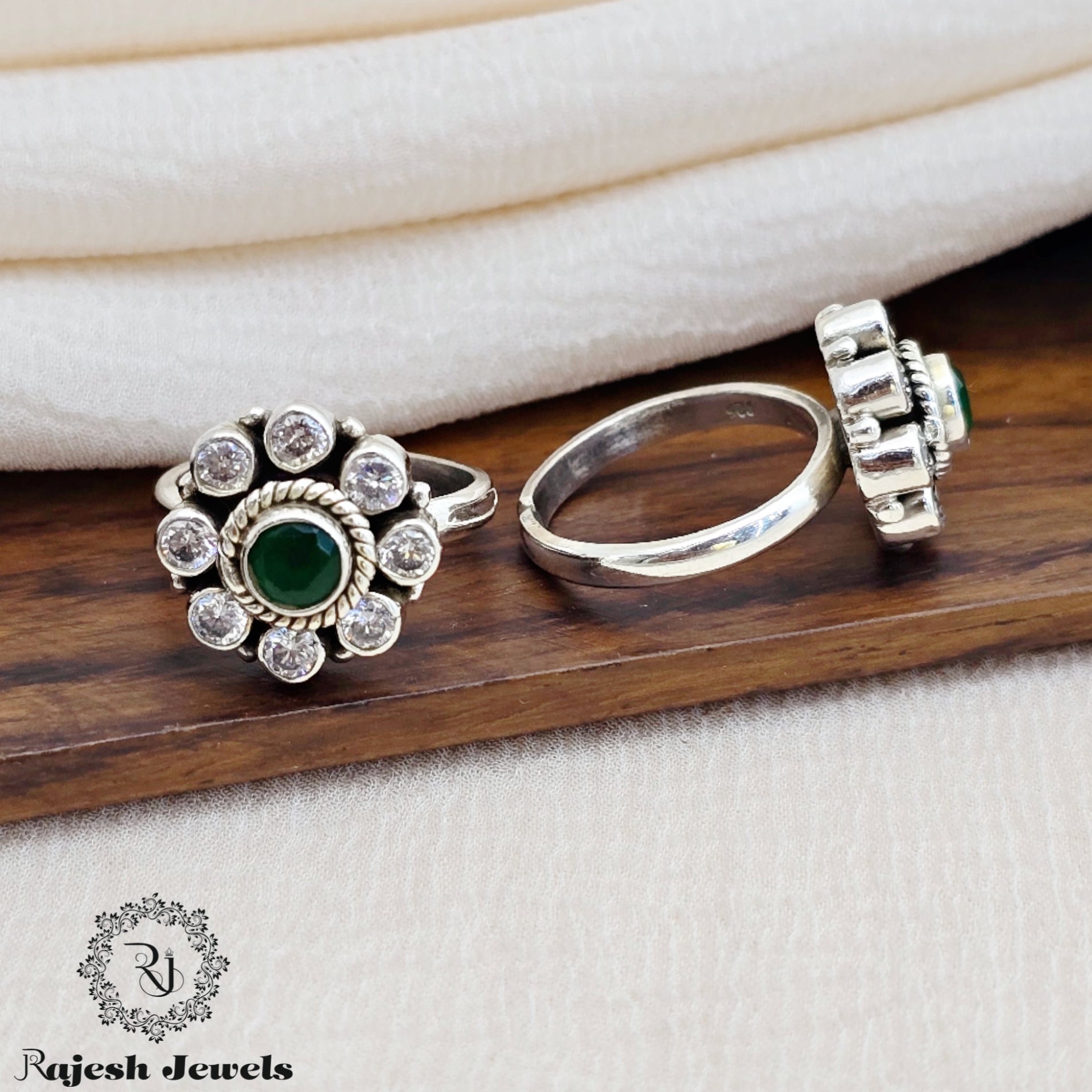 Glorified Green Silver Cutstone Toerings