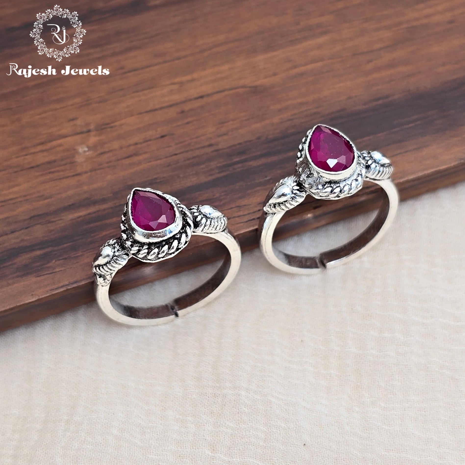 Teardrop Radiant Cutstone Toerings