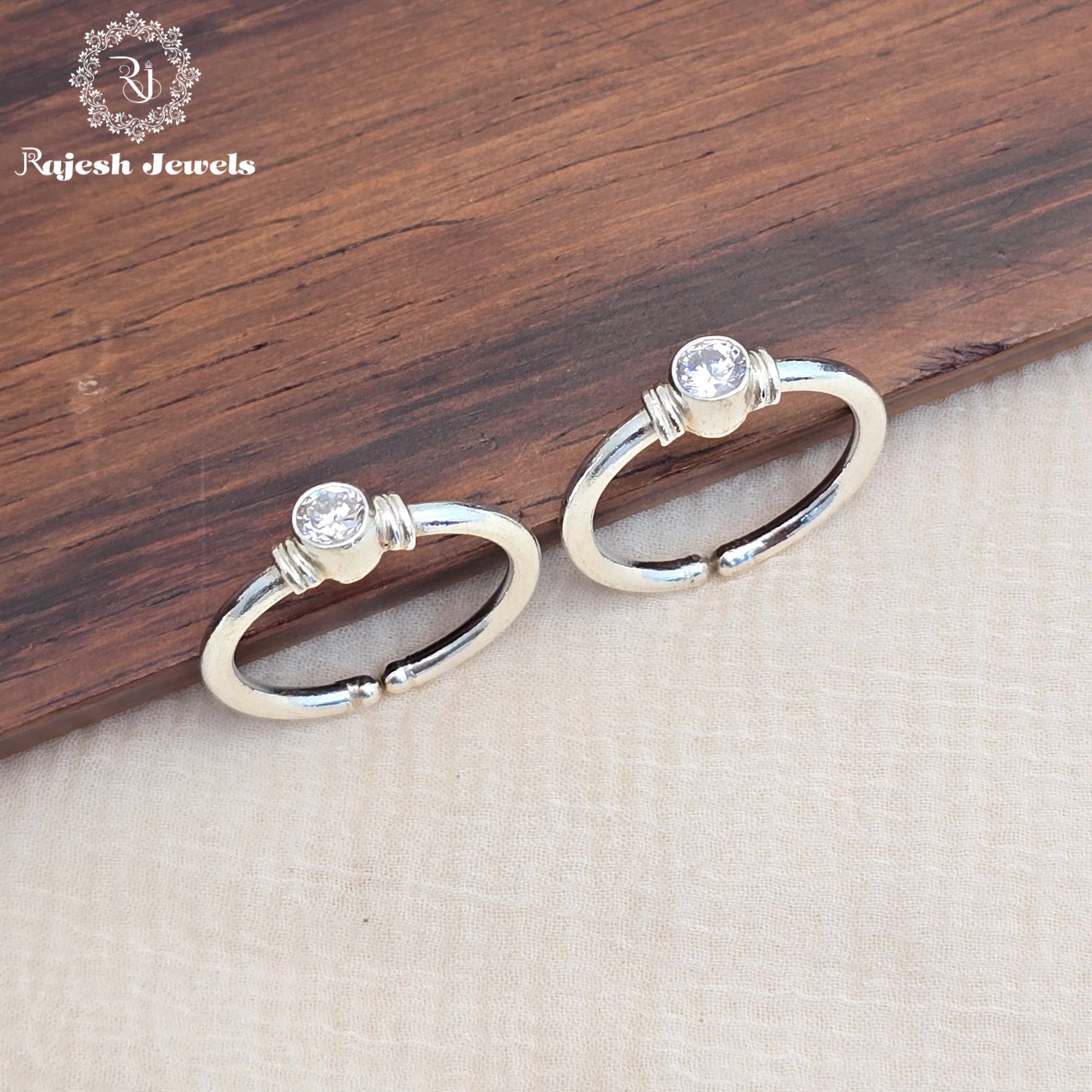 Sparkling Cutstone Toerings