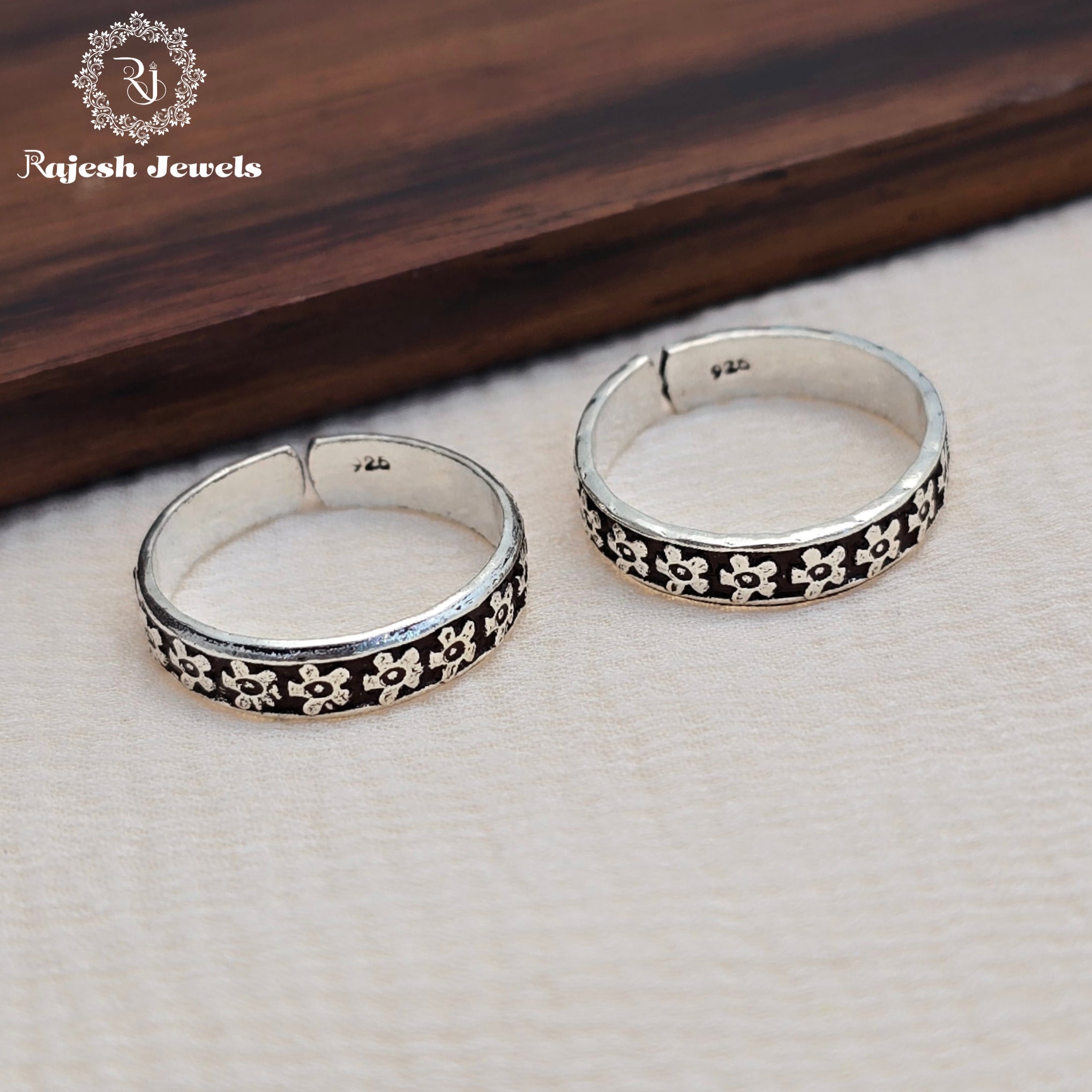 Infinity Floral Band Oxidised Toering