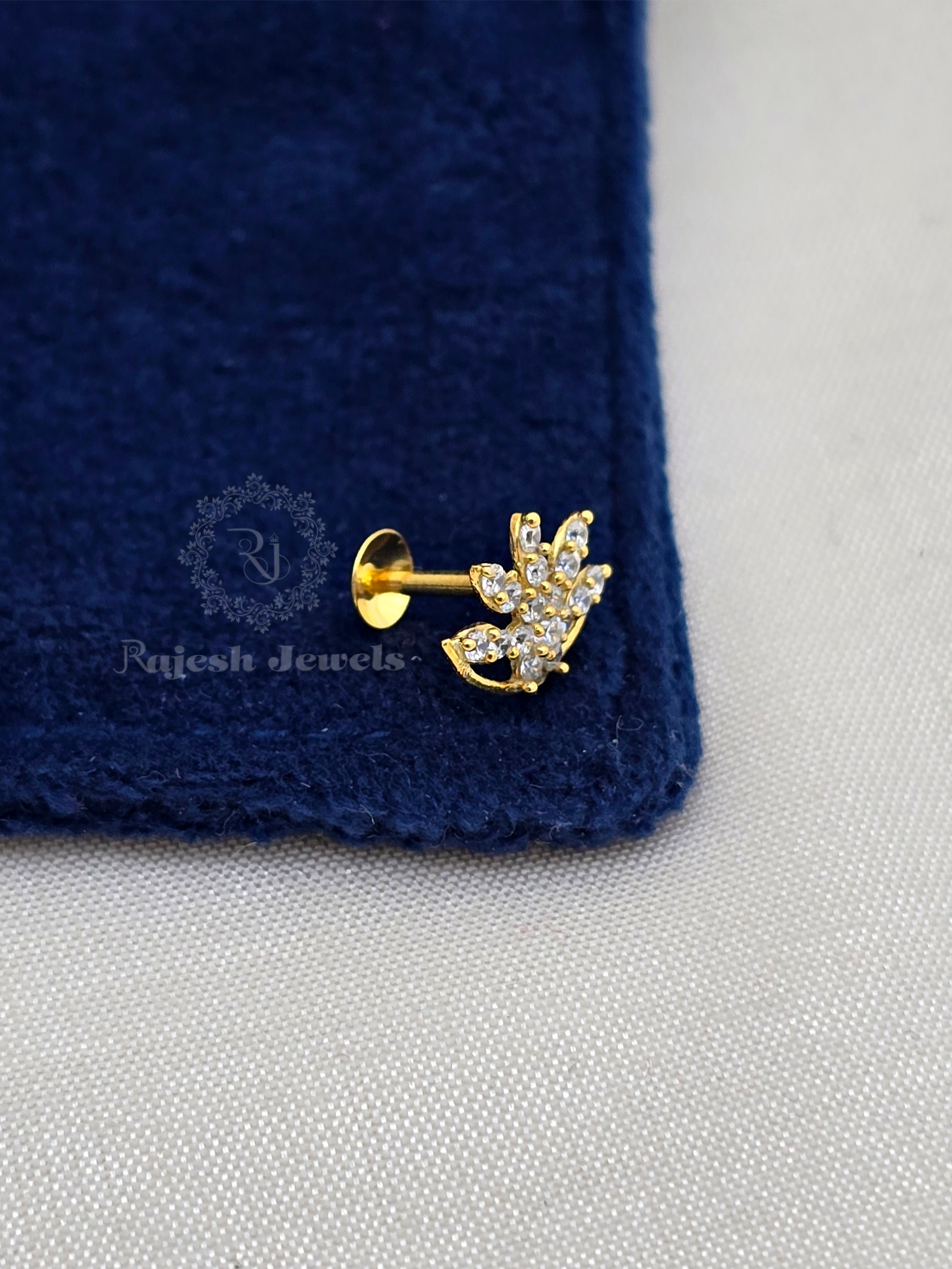 Shimmering Cz Minimalistic Nose Pin