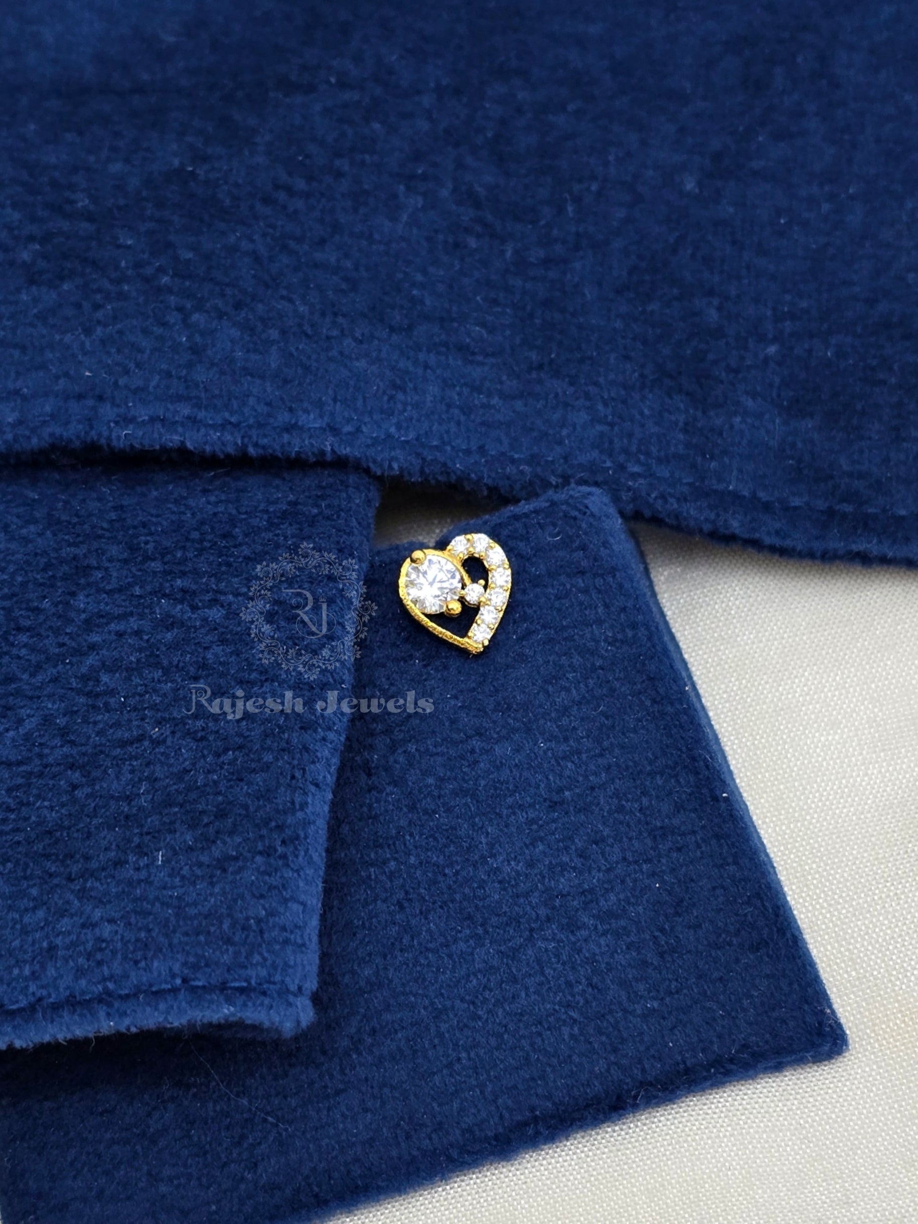 Stunning Minimalistic South Screw Nose Pin