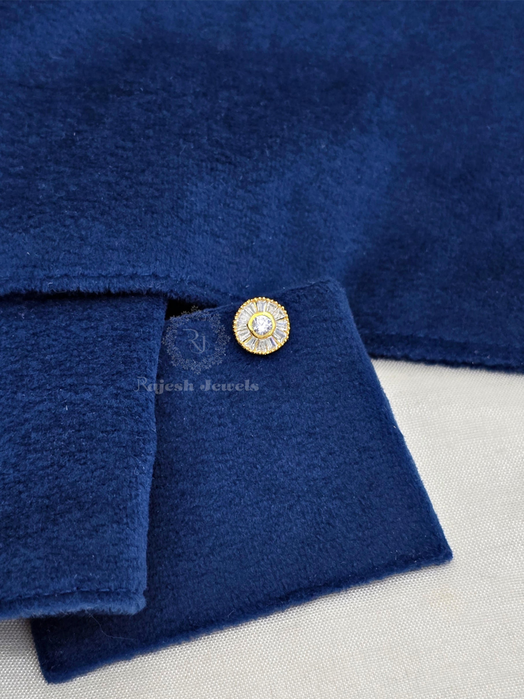 Ravishing Minimalistic Nose Pin