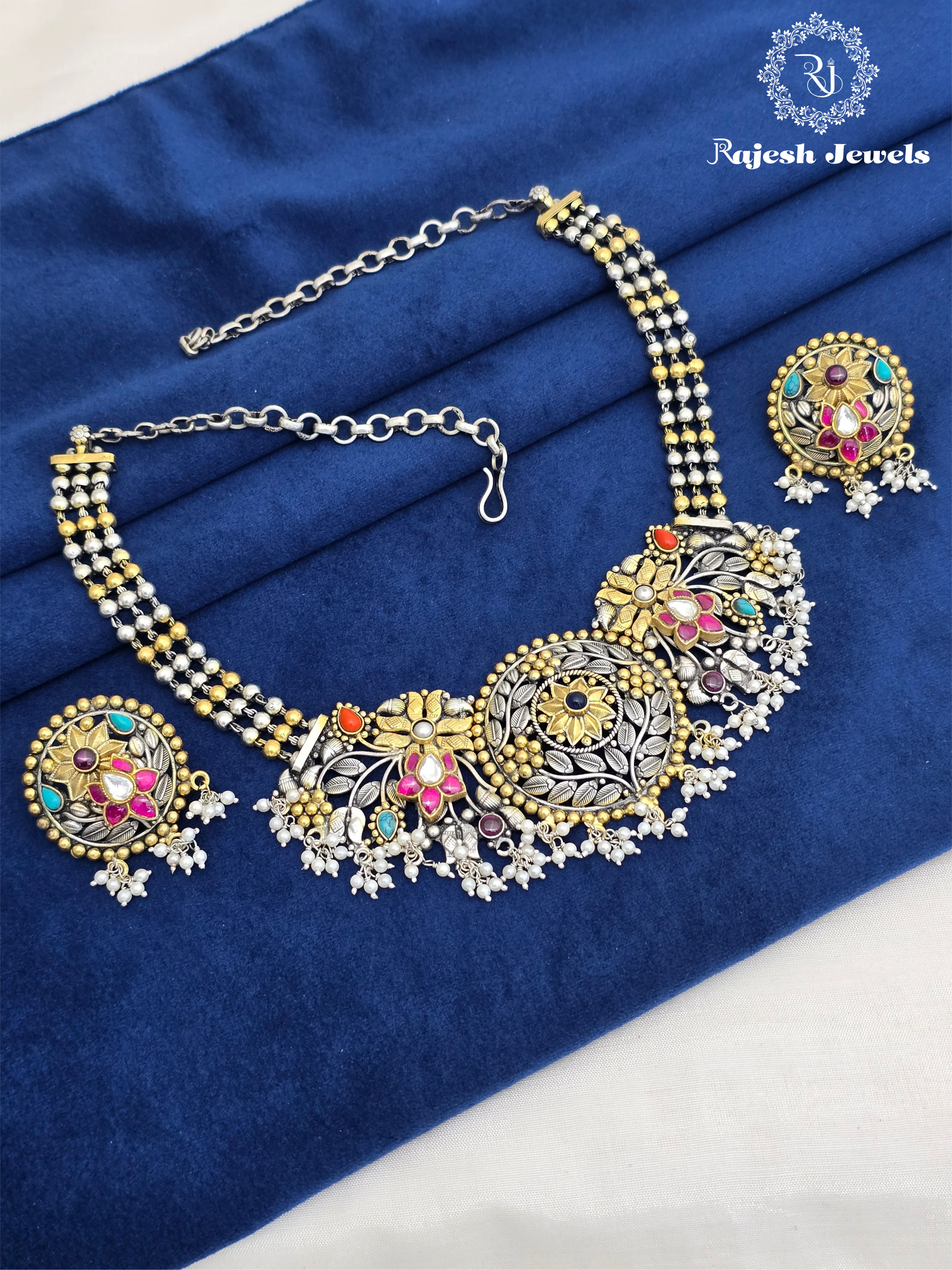 Mesmerizing Motif Kundan Dual Tone Necklace