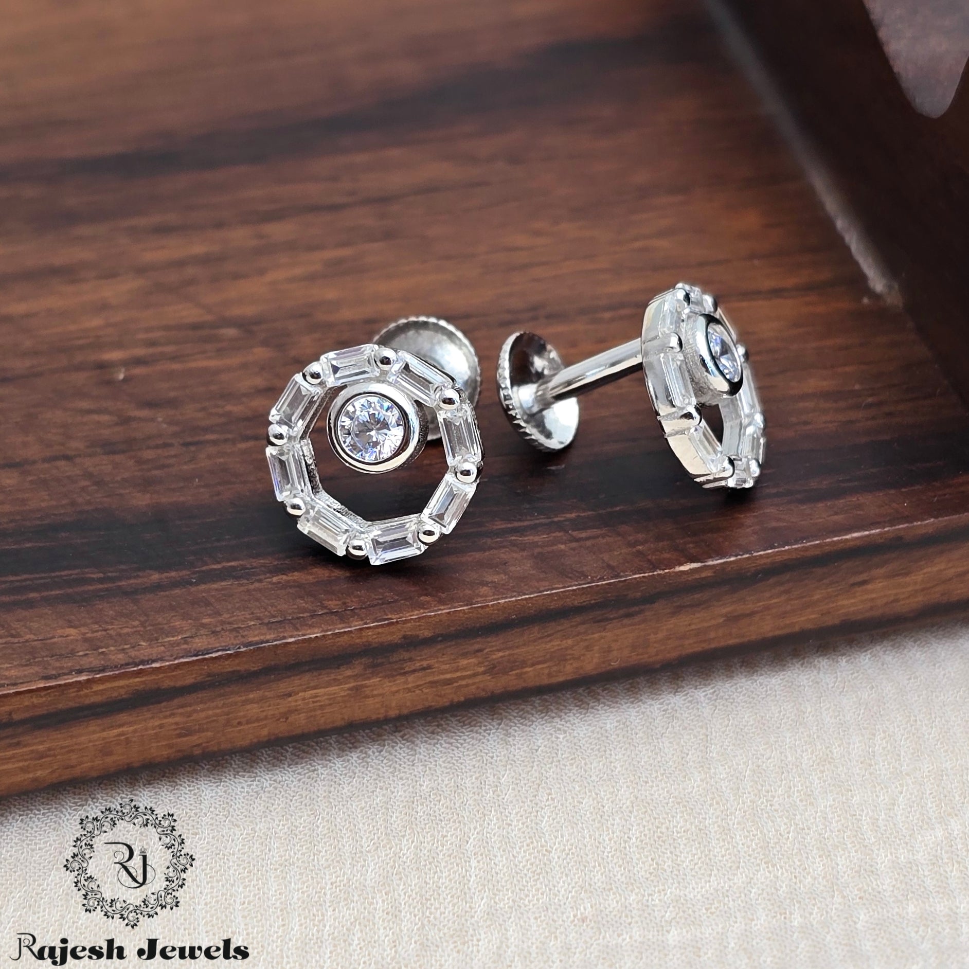 Classic Round Cz South Screw Earrings