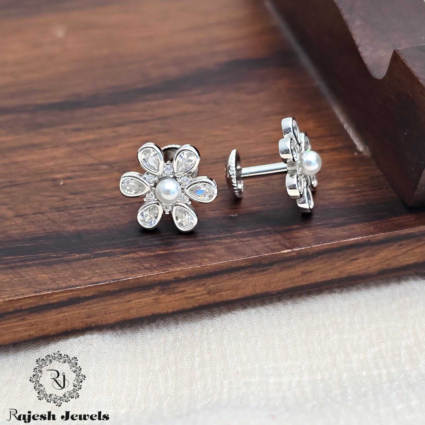Blossomy Cz South Screw Stud Earrings